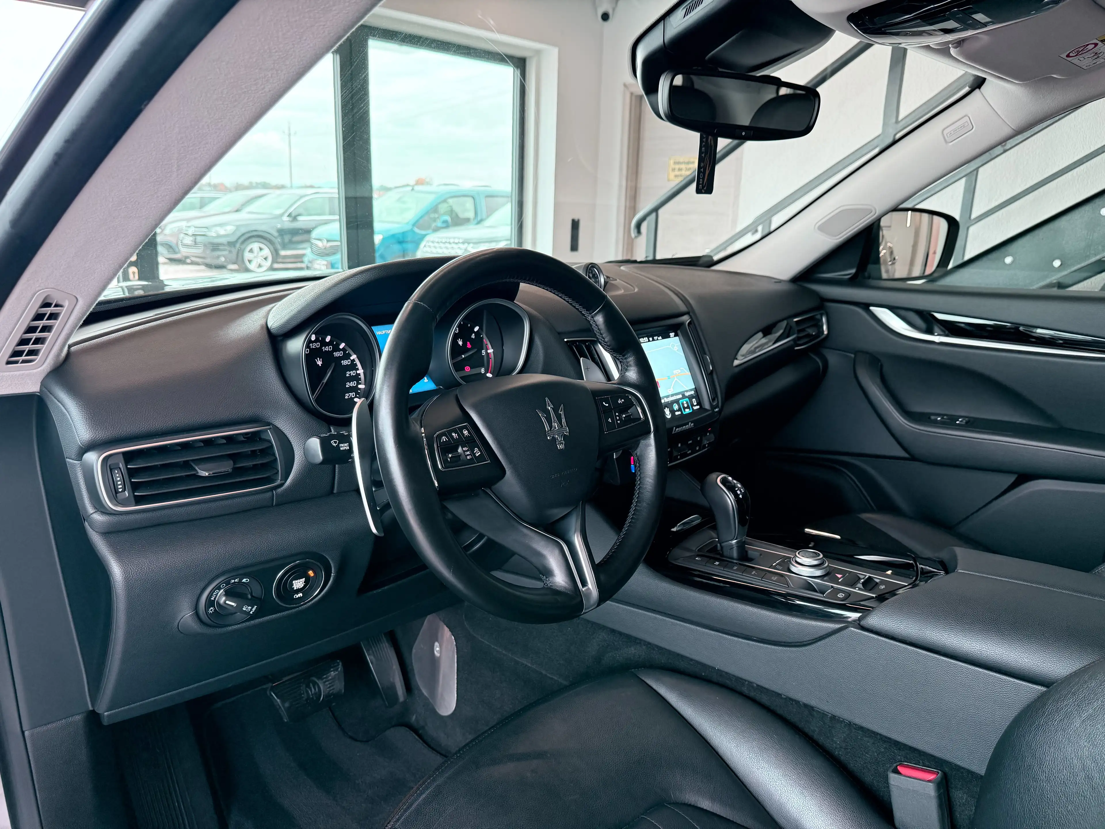 Maserati Levante Diesel*GranLusso*Navi*Luft*AHK*Panorama*R-Kamera* — photo 8
