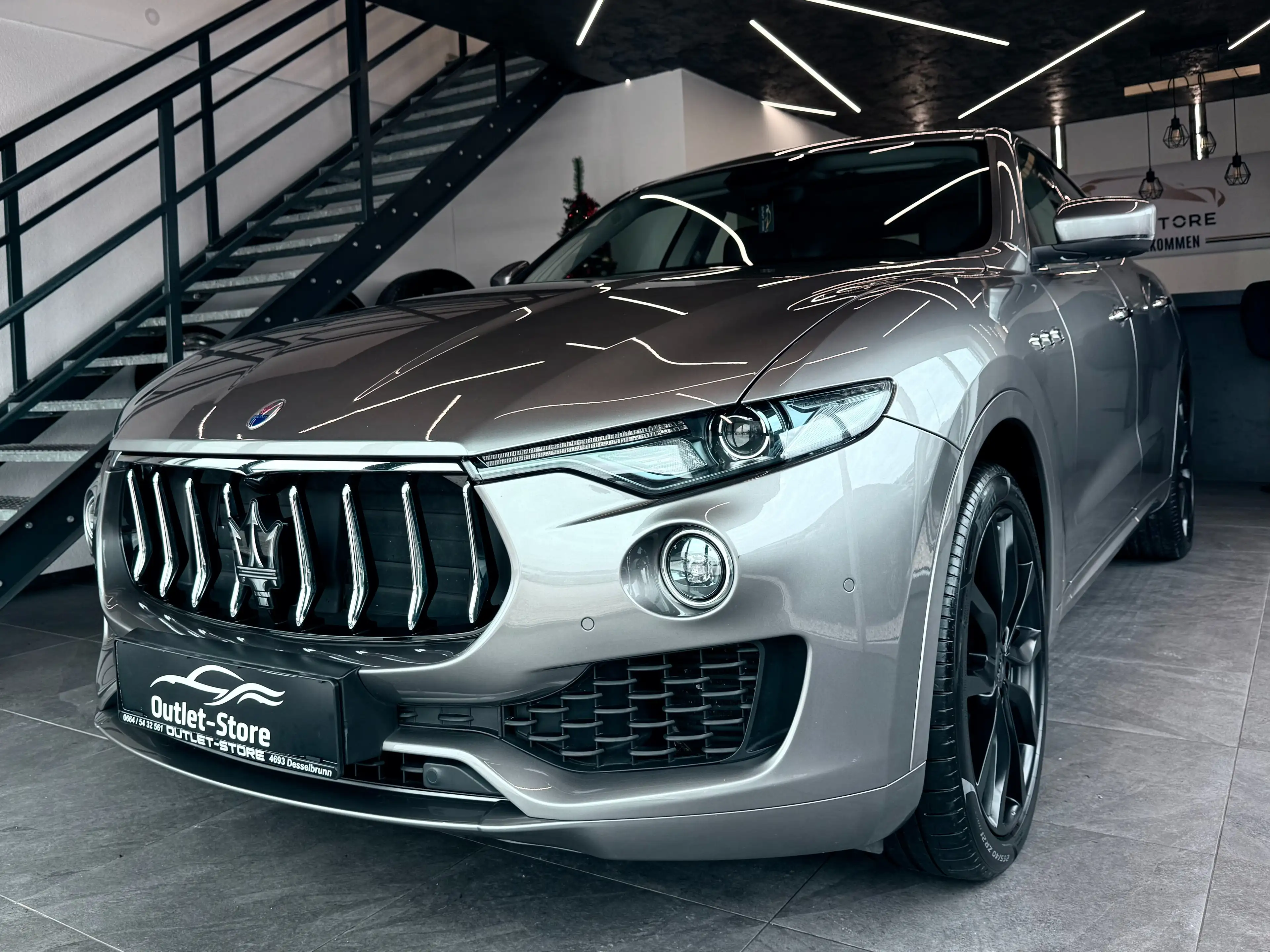 Maserati Levante Diesel*GranLusso*Navi*Luft*AHK*Panorama*R-Kamera*