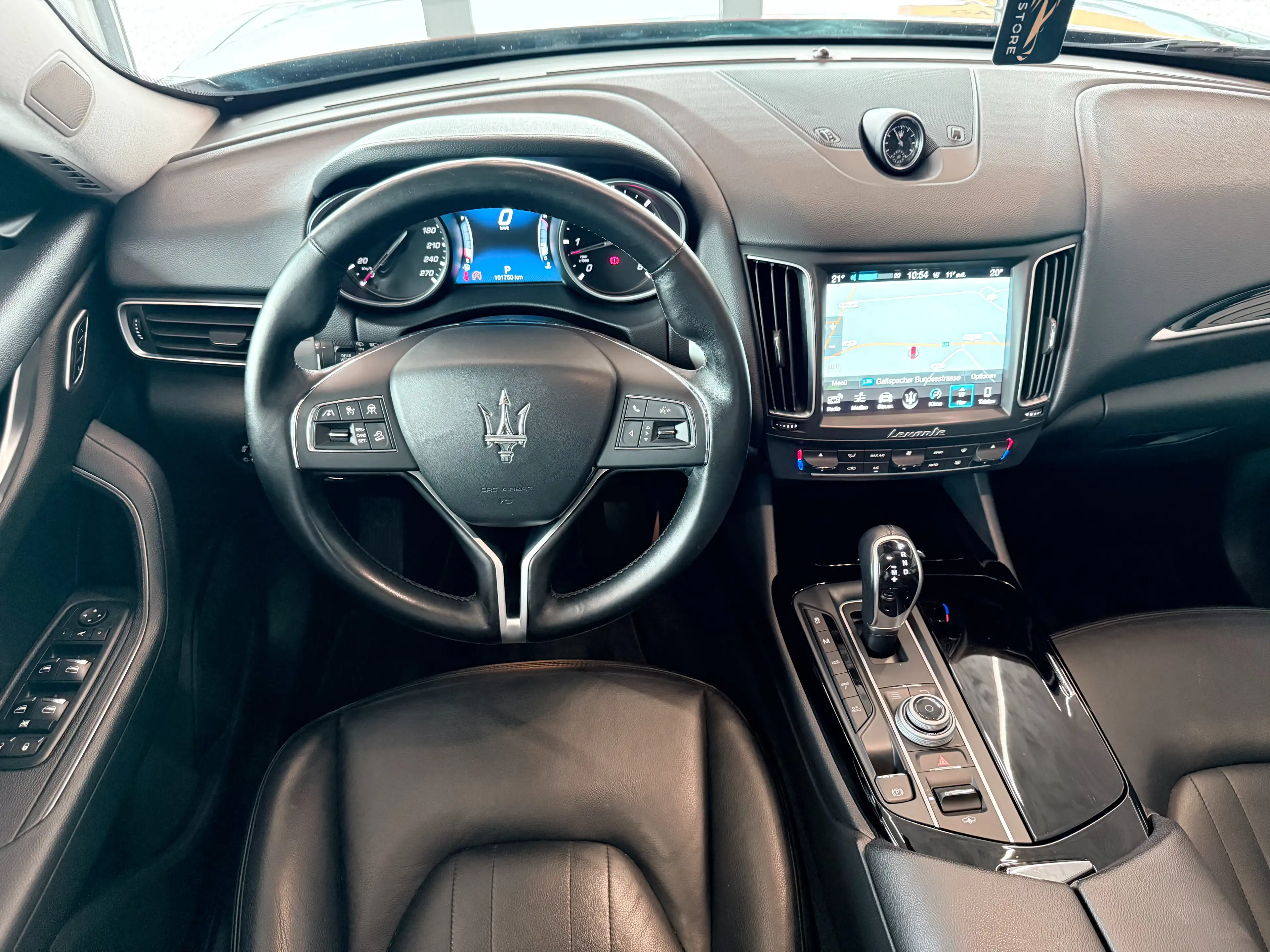 Maserati Levante Diesel*GranLusso*Navi*Luft*AHK*Panorama*R-Kamera* — photo 15