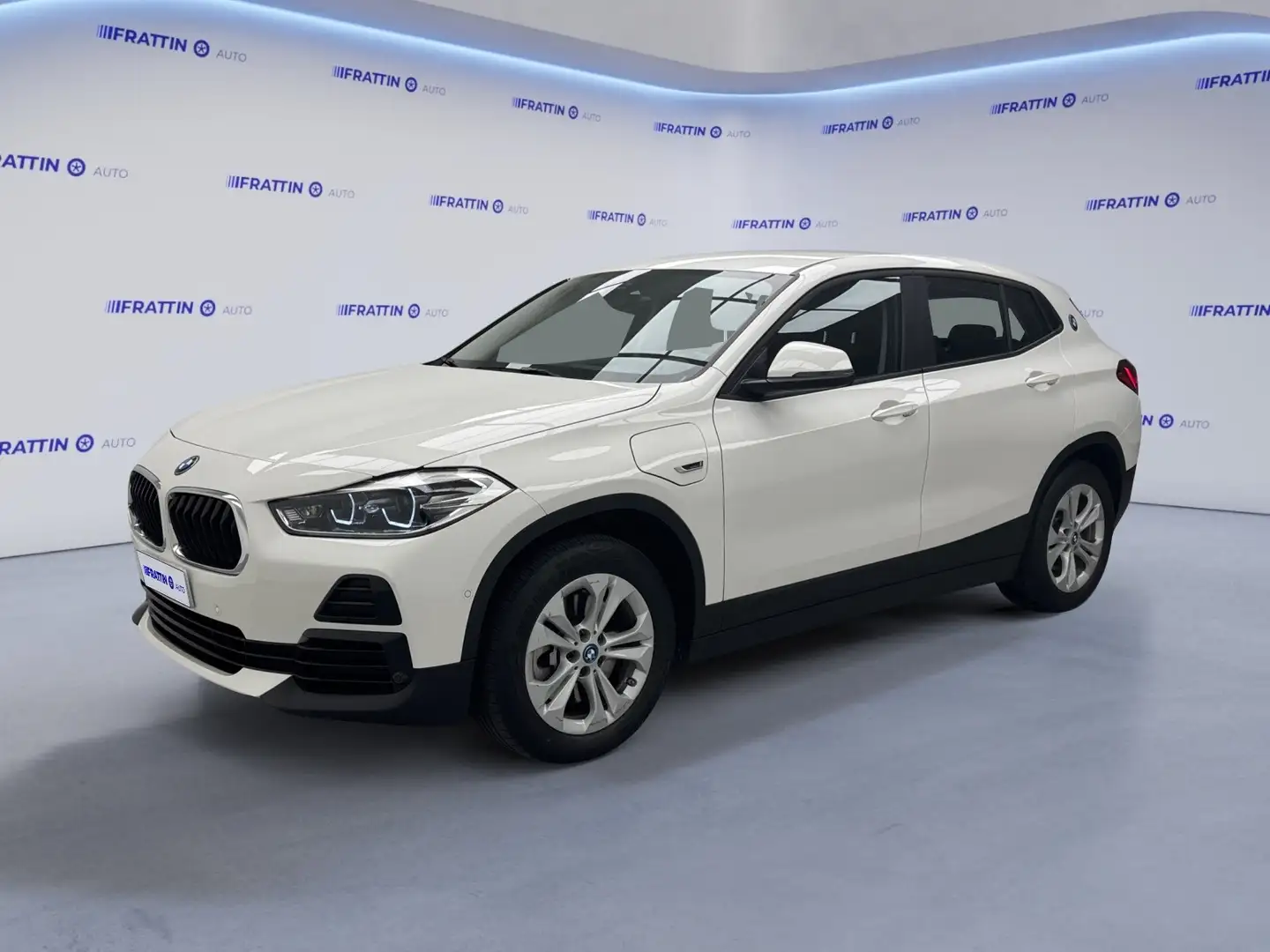 BMW X2 xDrive25e Business-X Blanc - 1
