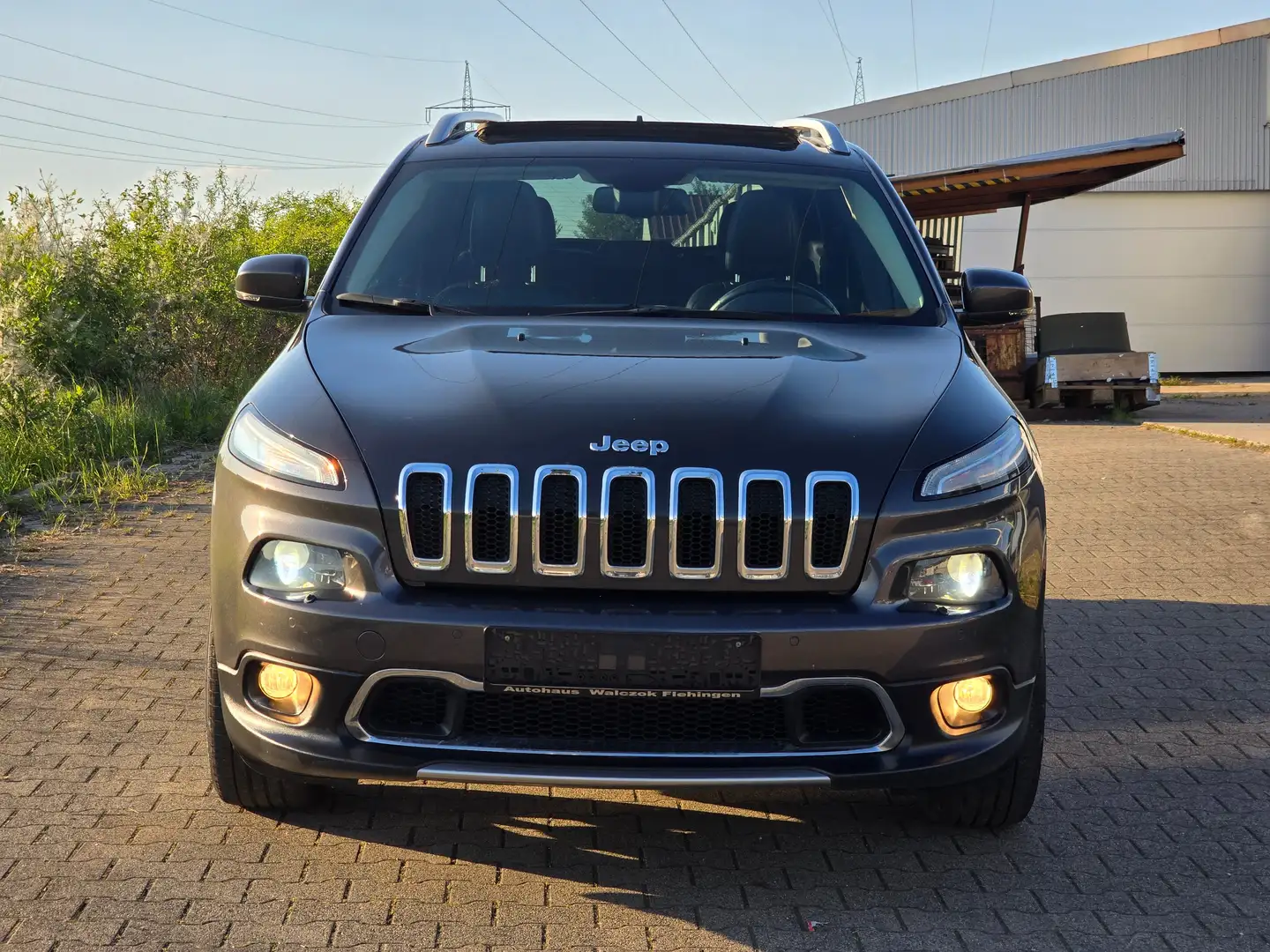 Jeep Cherokee Sport FWD Grau - 2