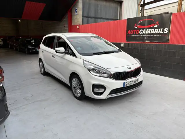 Kia Carens 1.6 GDi Concept 135