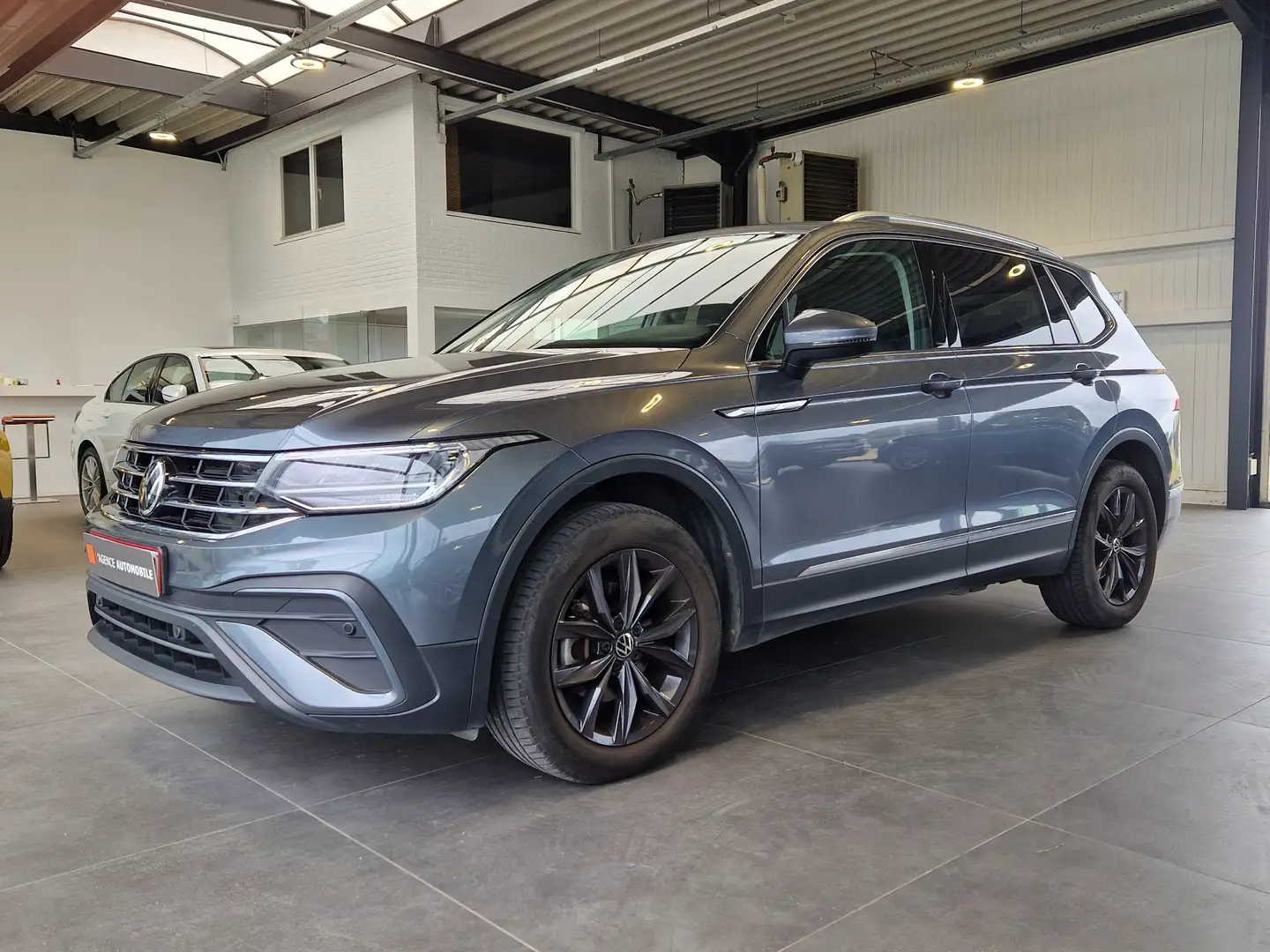 Volkswagen Tiguan Allspace 1.5 TSI Life OPF DSG Garantie 12Mois Gris - 2