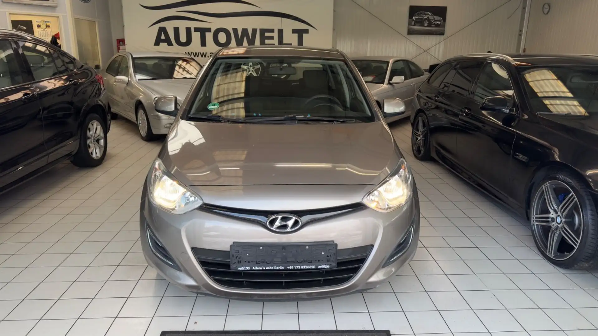 Hyundai i20 blue Classic*TÜVneu*Klima*Service* Braun - 2