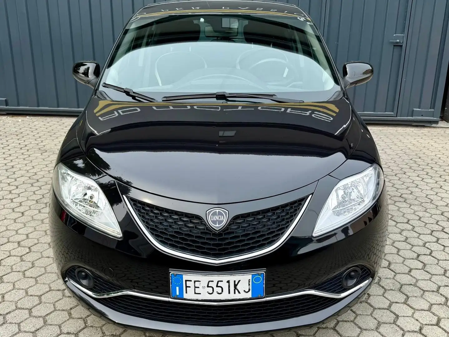 Lancia Ypsilon Ypsilon III 2015 1.2 Platinum 69cv 5P Neopatentati Zwart - 2