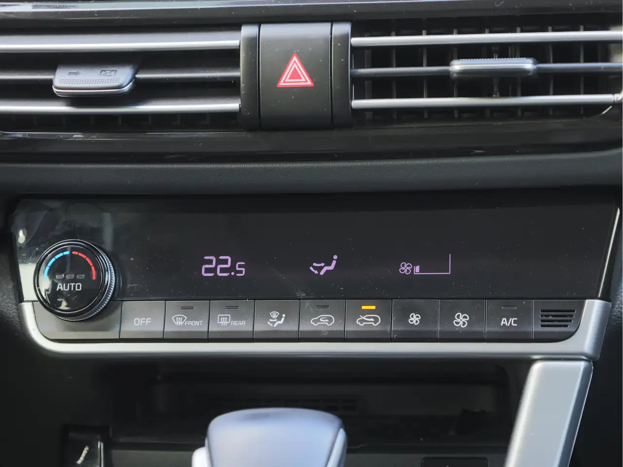 Kia Seltos снимка Kia Seltos