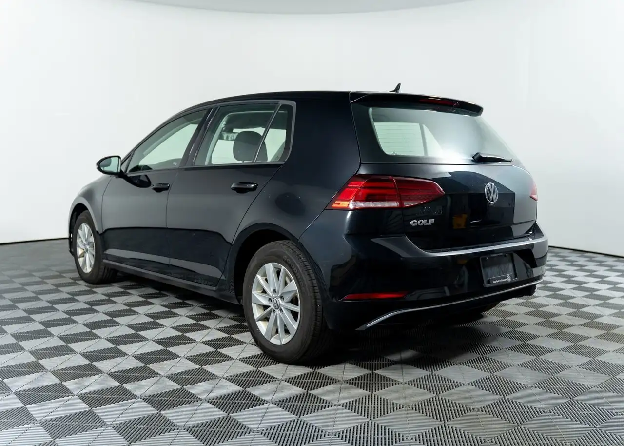 Volkswagen Golf снимка Volkswagen Golf