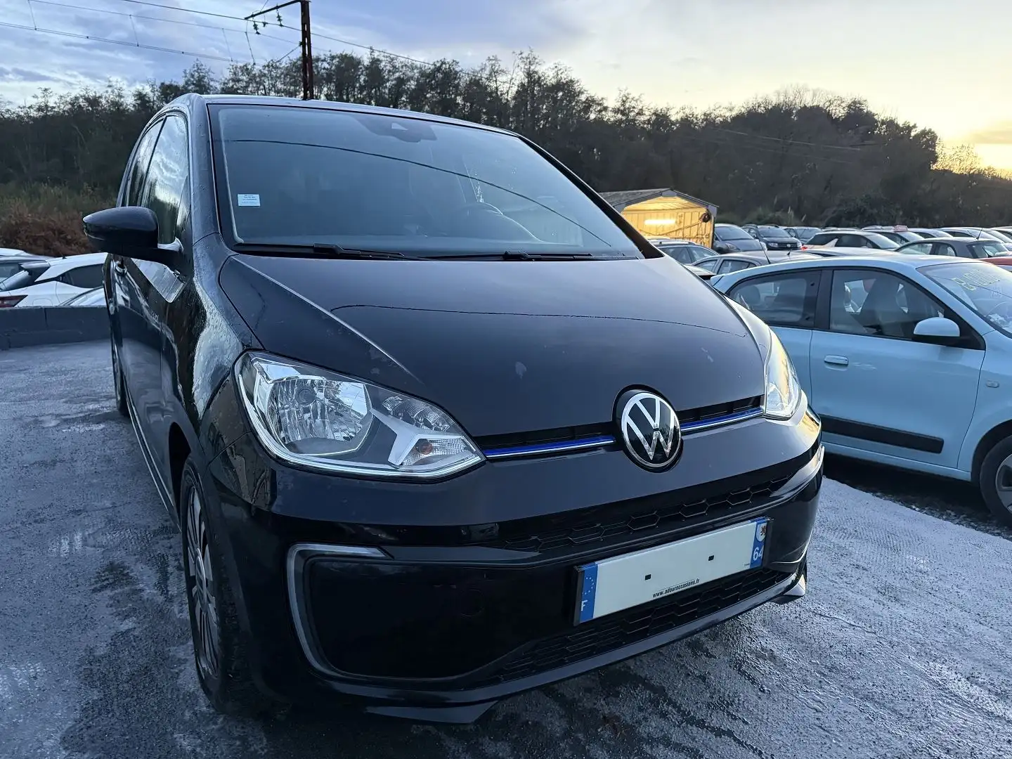 Volkswagen e-up! ELECTRIQUE 83CH 4CV Noir - 1
