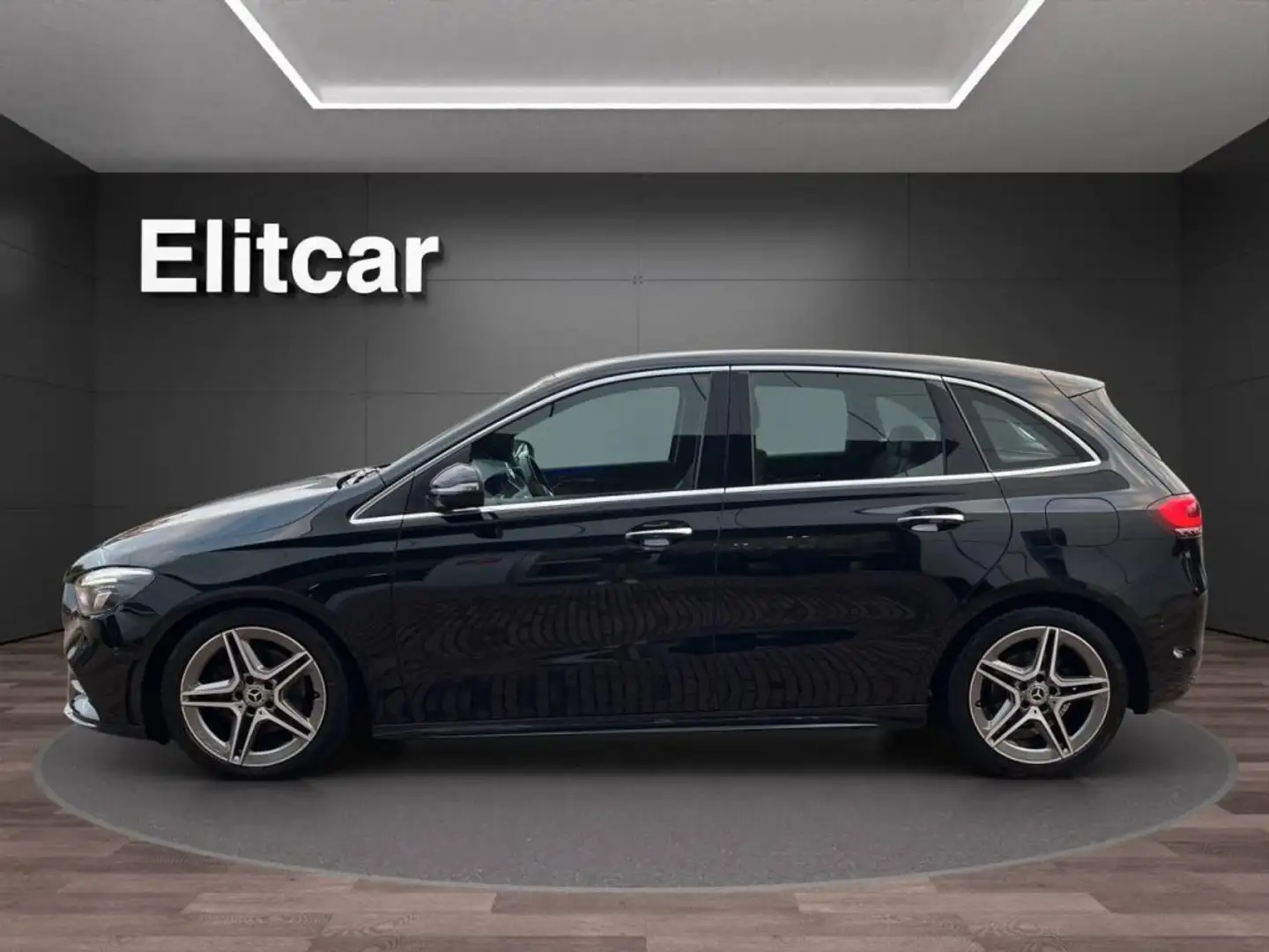 Mercedes-Benz B 200 d Automatic Premium Zwart - 2