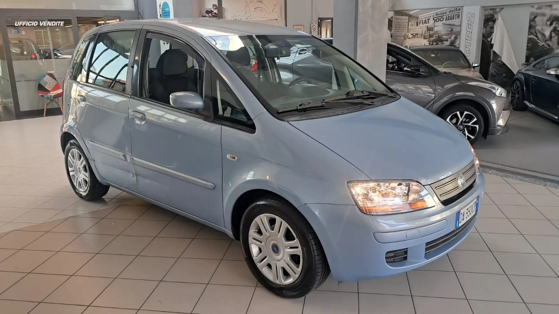 Fiat Idea 1.4 16V Emotion Bleu - 1