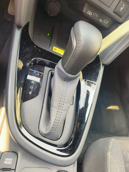Toyota Yaris Cross 1.5 Hybrid 115 First Edition uit 2025 Rijklaar + F — photo 8