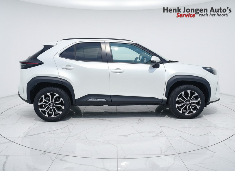Toyota Yaris Cross 1.5 Hybrid 115 First Edition uit 2025 Rijklaar + F — photo 2