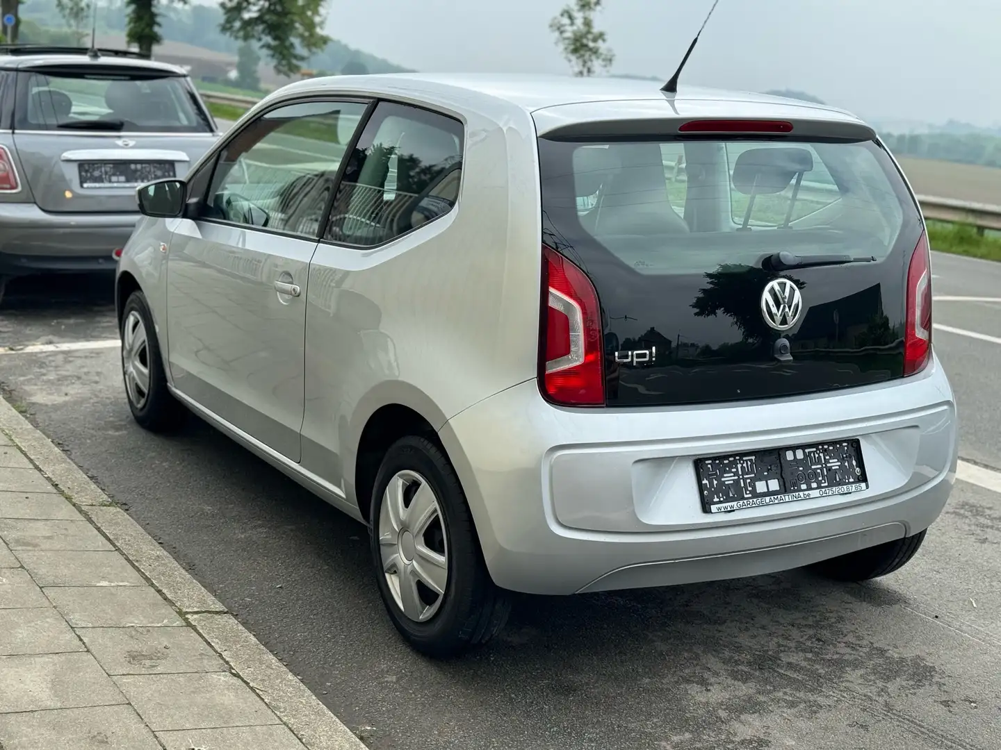 Volkswagen up! 1.0i automatique Grigio - 2