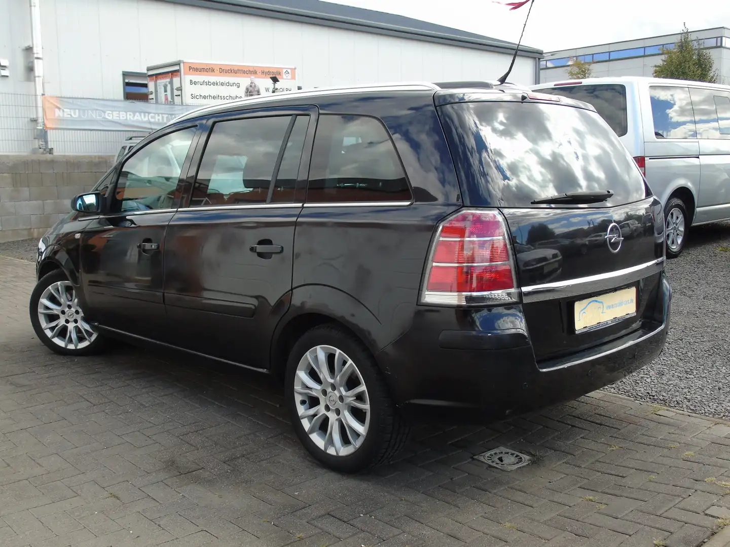 Opel Zafira AUTOMATIK*150 PS*LEDER*PANORAMADACH*SCHECKHEFT Noir - 2