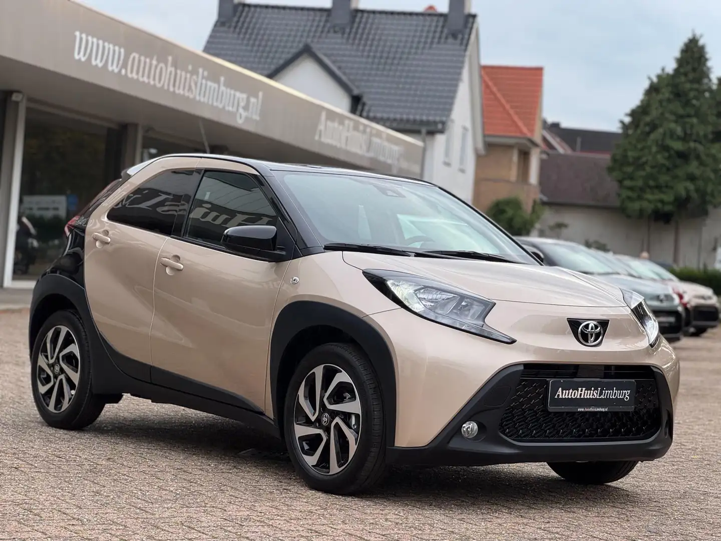Toyota Aygo X 1.0 VVT-i MT Pulse|Nieuw!|Camera| Apple CarPlay|BI Gold - 2
