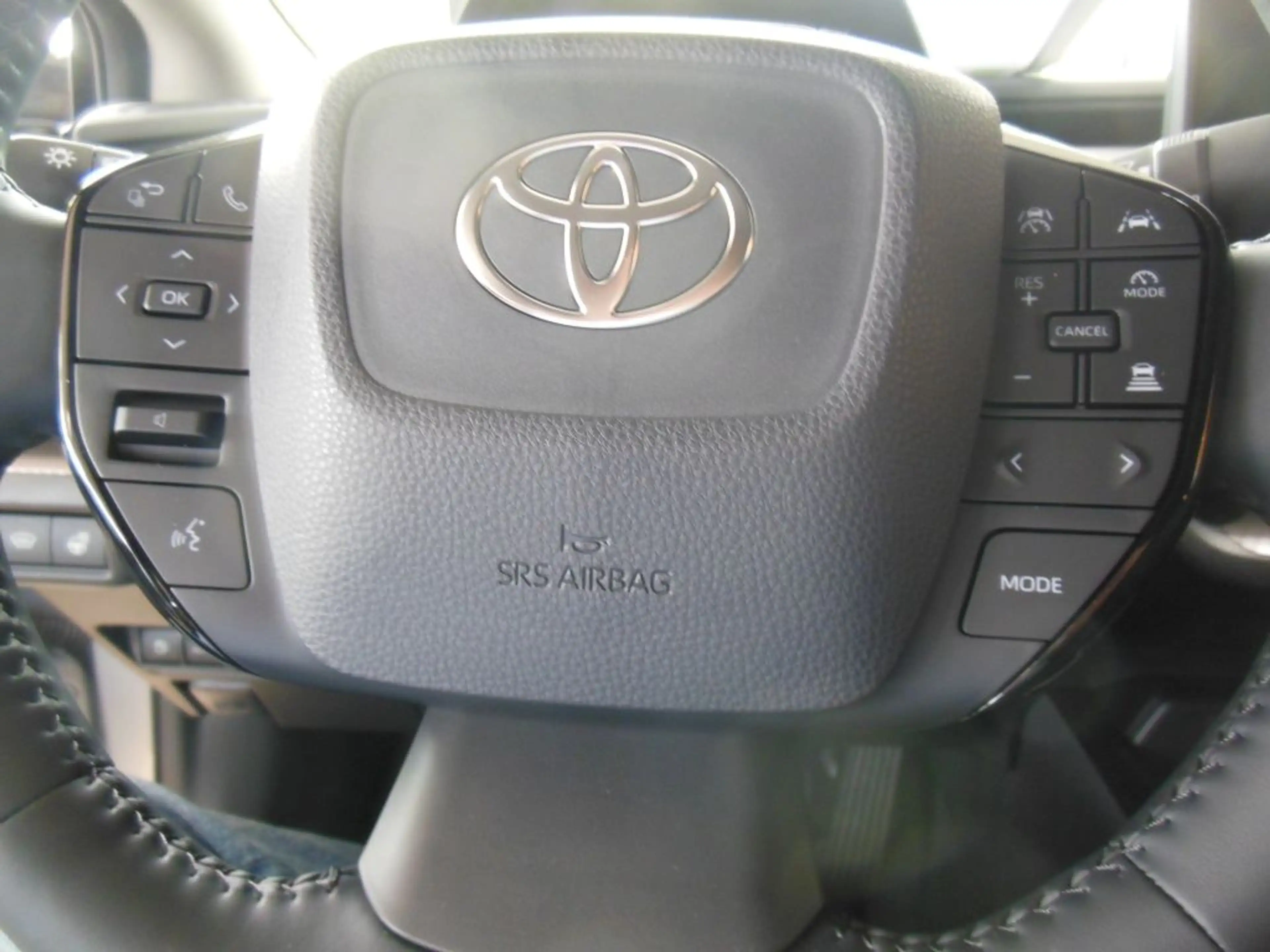 Toyota Prius Plug-in Hybrid Executive*sofort Verfügbar — photo 9