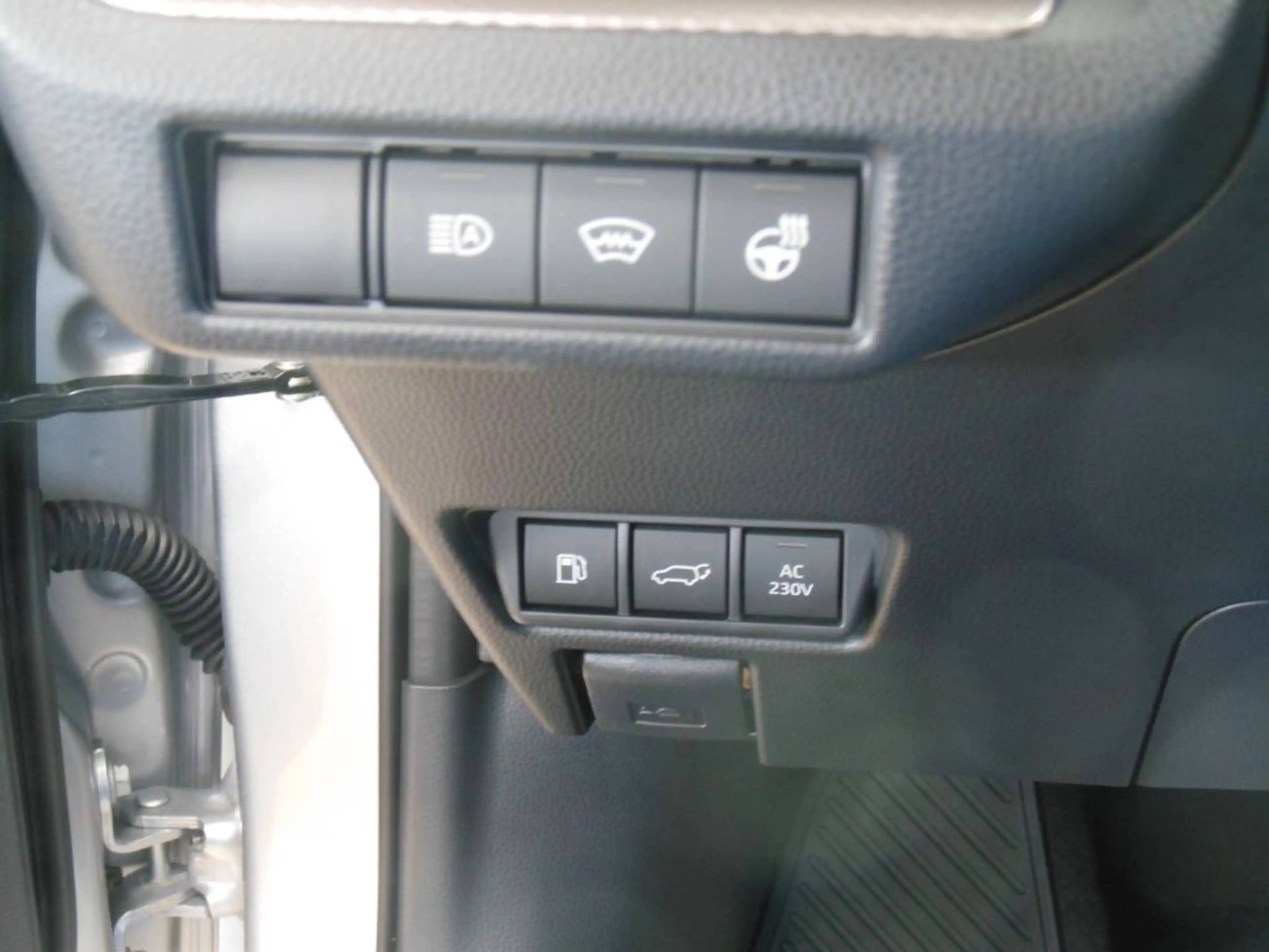 Toyota Prius Plug-in Hybrid Executive*sofort Verfügbar — photo 11