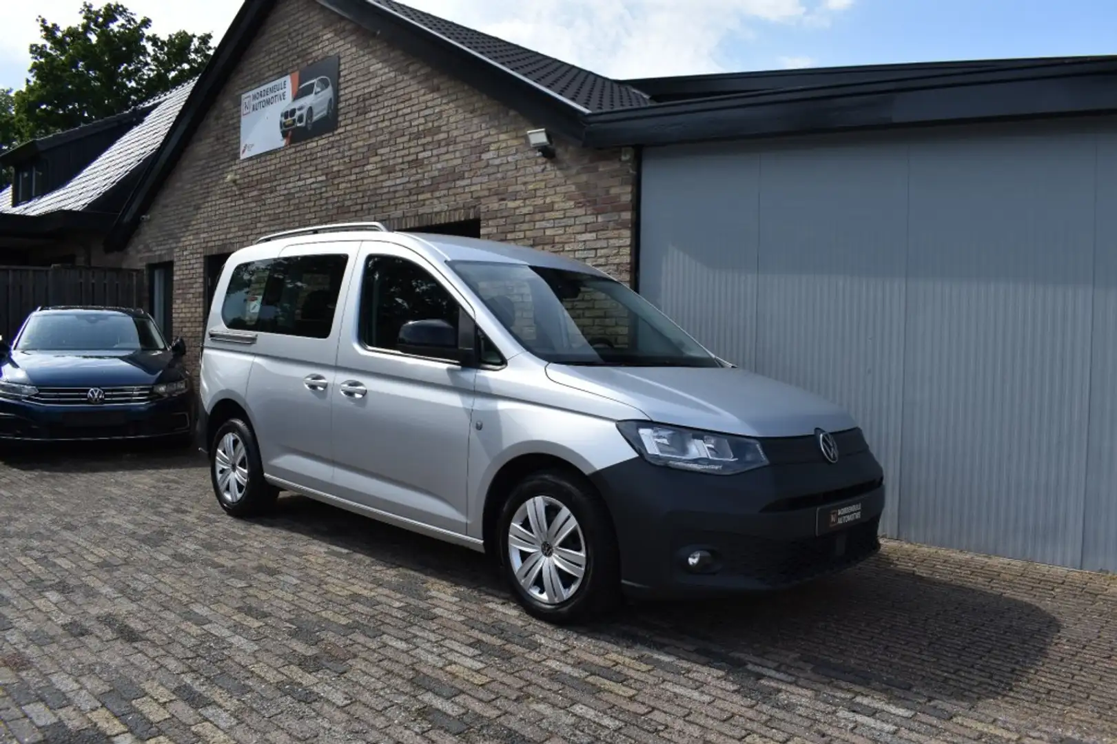 Volkswagen Caddy 1.5 TSI 5P, Cruise, ACC, Apple Carplay Grijs - 2