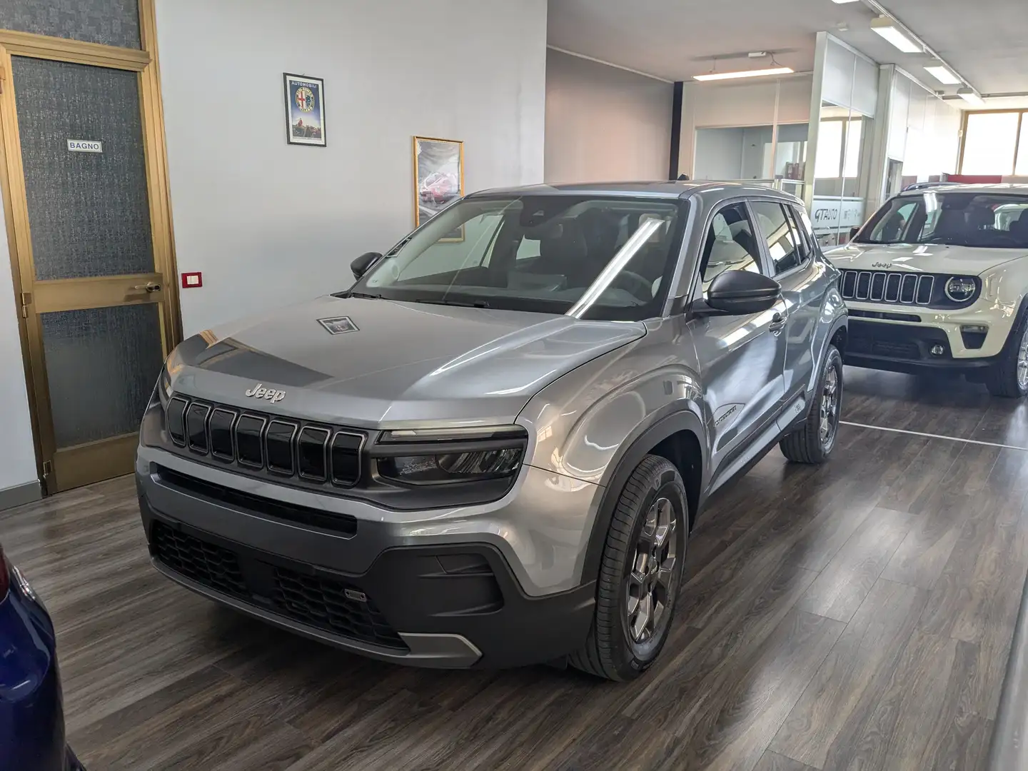 Jeep Avenger 1.2 turbo Longitude fwd 100cv Gris - 2