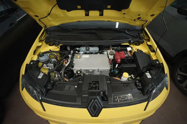 Renault R 5 view 15