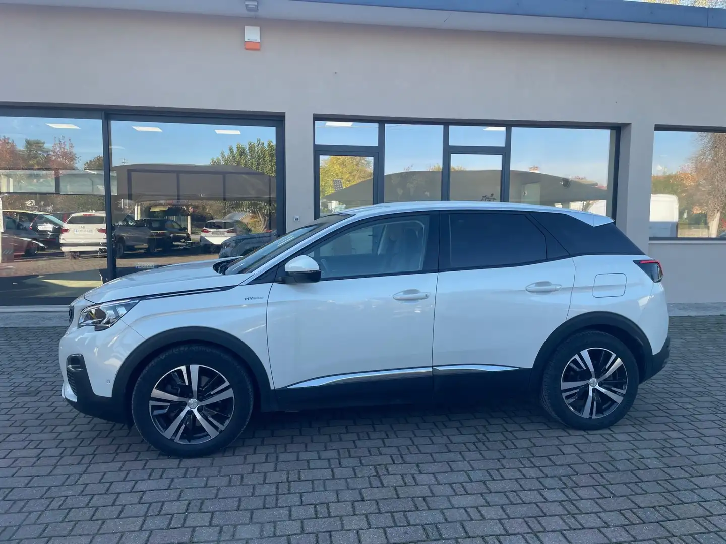 Peugeot 3008 3008 Hybrid 225 e-EAT8 Allure Bianco - 2