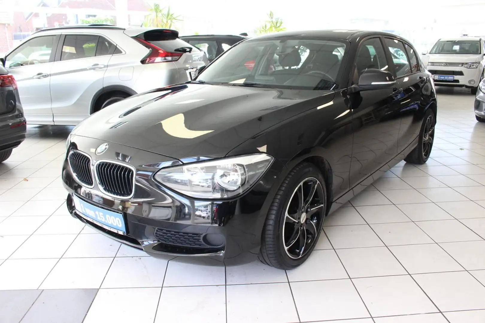 BMW 114 i Multifkt.lenkrad.Schiebedach.Klima Noir - 1
