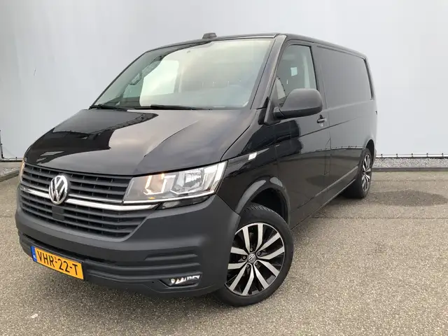 Volkswagen T6.1 Transporter 2.0 TDI L1H1 26 Airco Navi 3 Zits Alu Velg Trekhaa