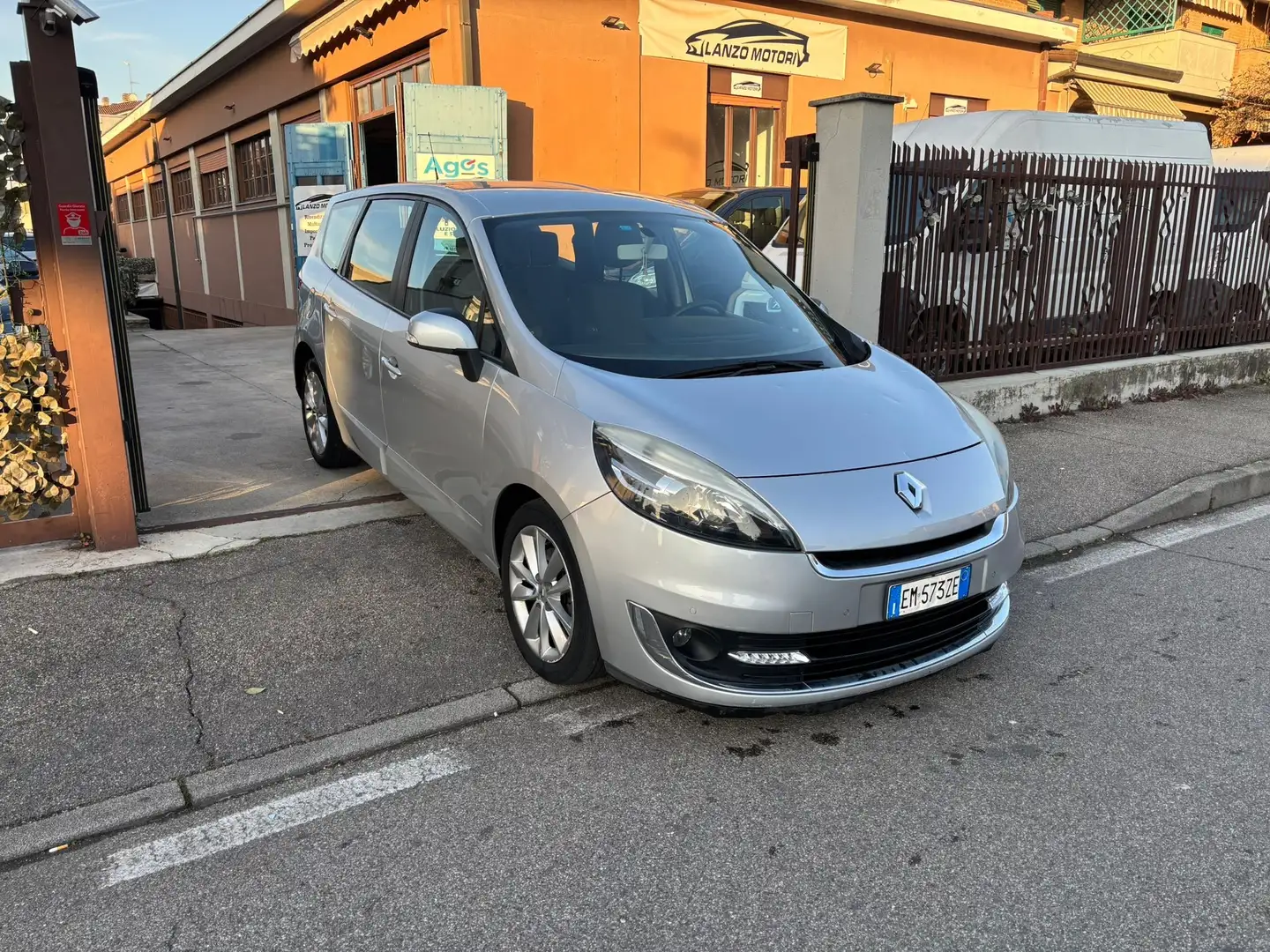 Renault Scenic 1.5 DIESEL*EURO5* Gris - 1