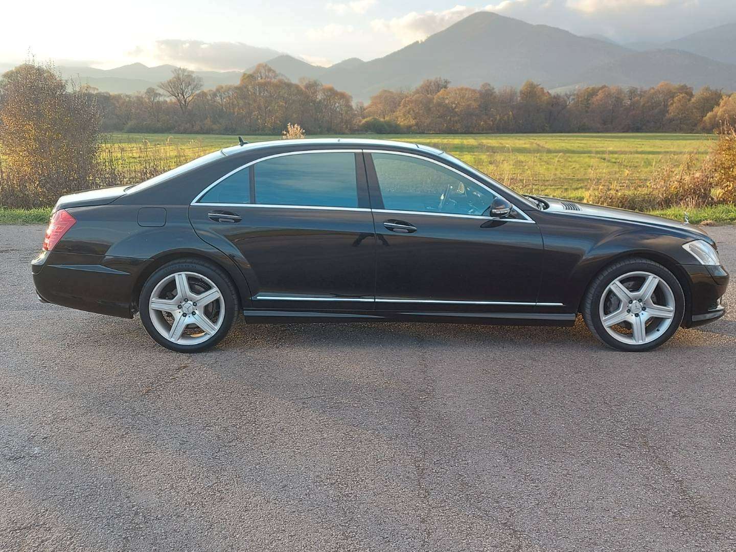 Second hand Mercedes Benz S-Class 500