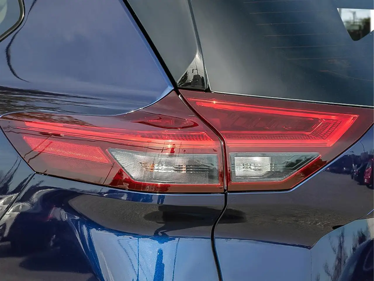 Nissan Rogue снимка Nissan Rogue