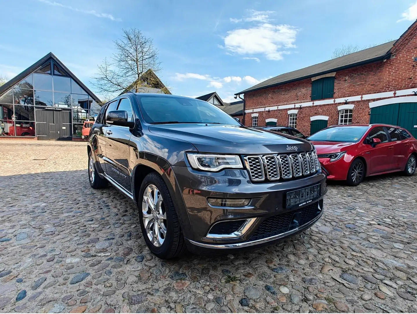 Jeep Grand Cherokee Summit 3.0 CRD Automatik / Pano/ bež - 2