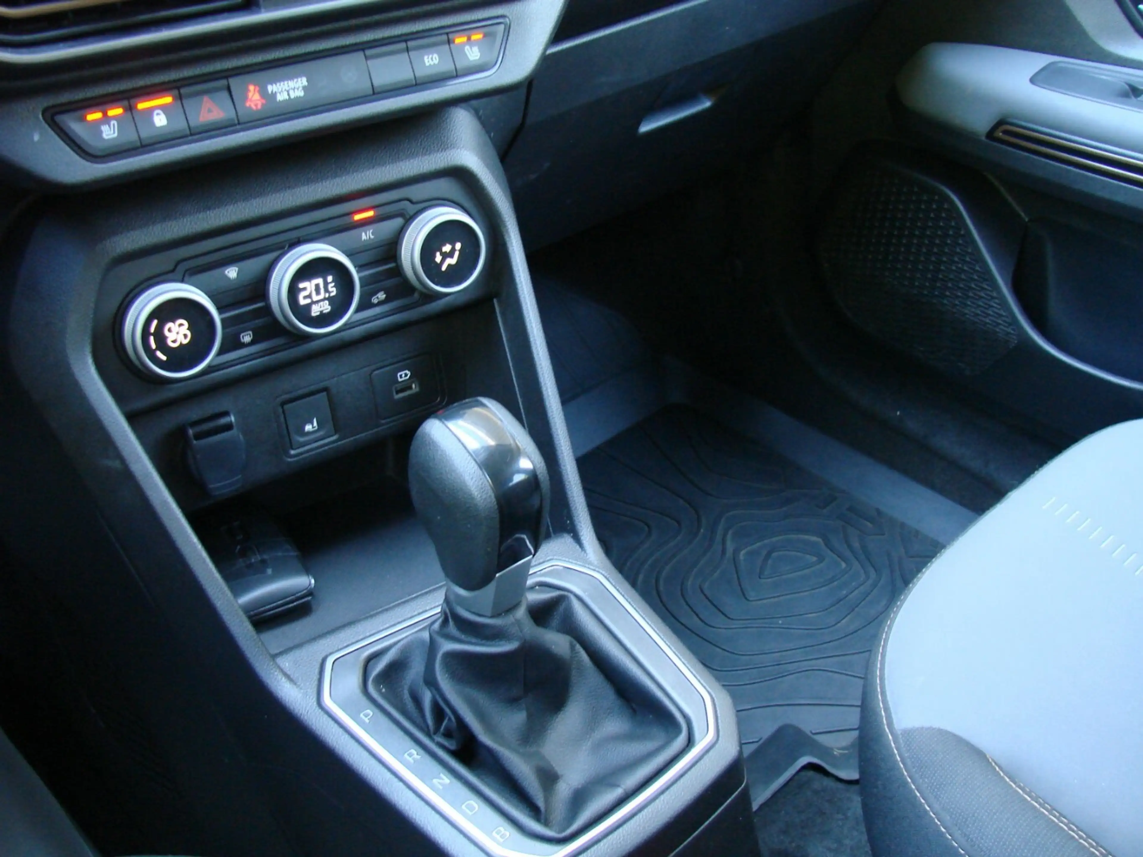 Dacia Jogger 1.6 SCE Hybrid Extreme LED AHK Tempomat Totwinkel — photo 11