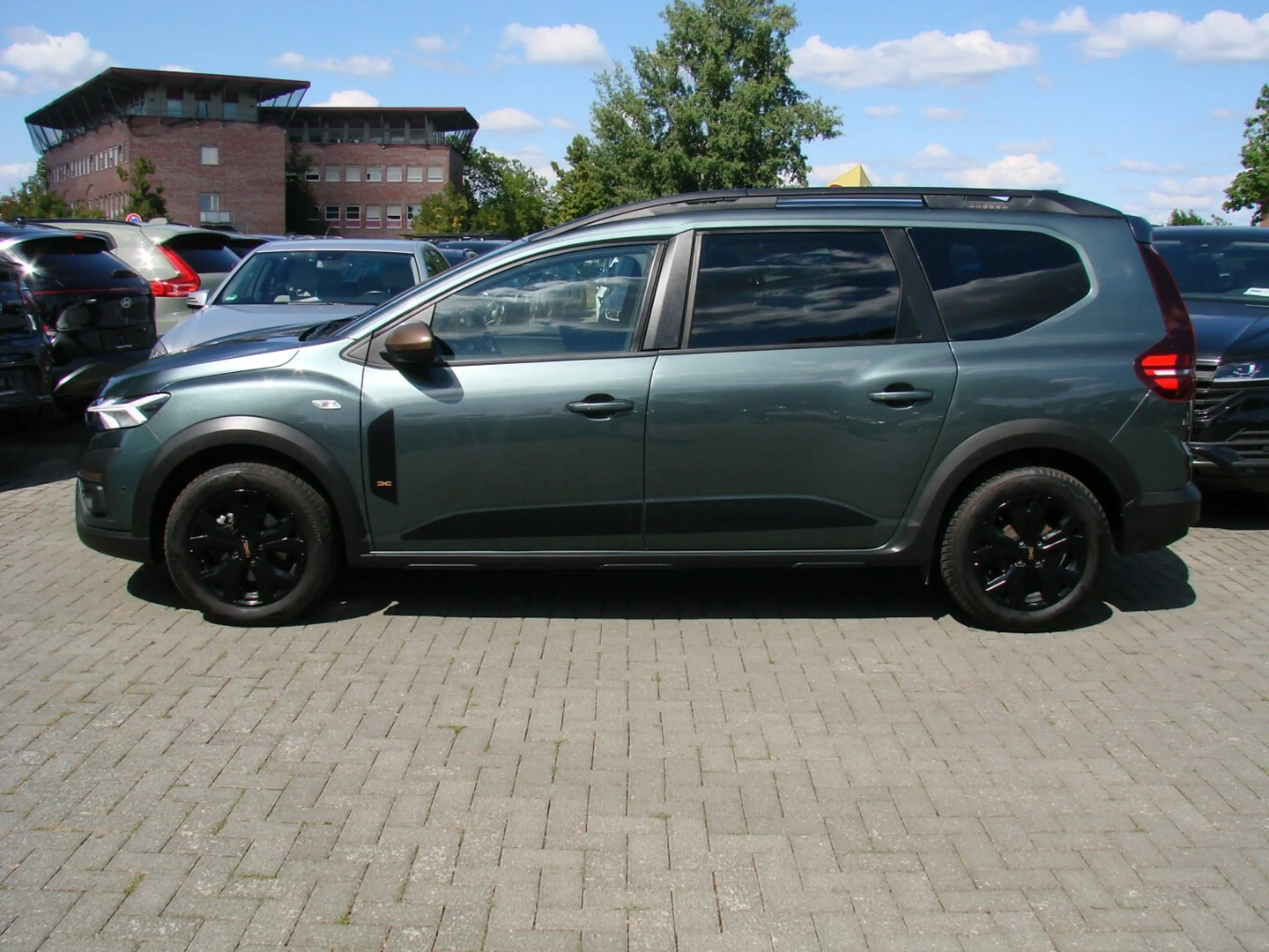 Dacia Jogger 1.6 SCE Hybrid Extreme LED AHK Tempomat Totwinkel — photo 5