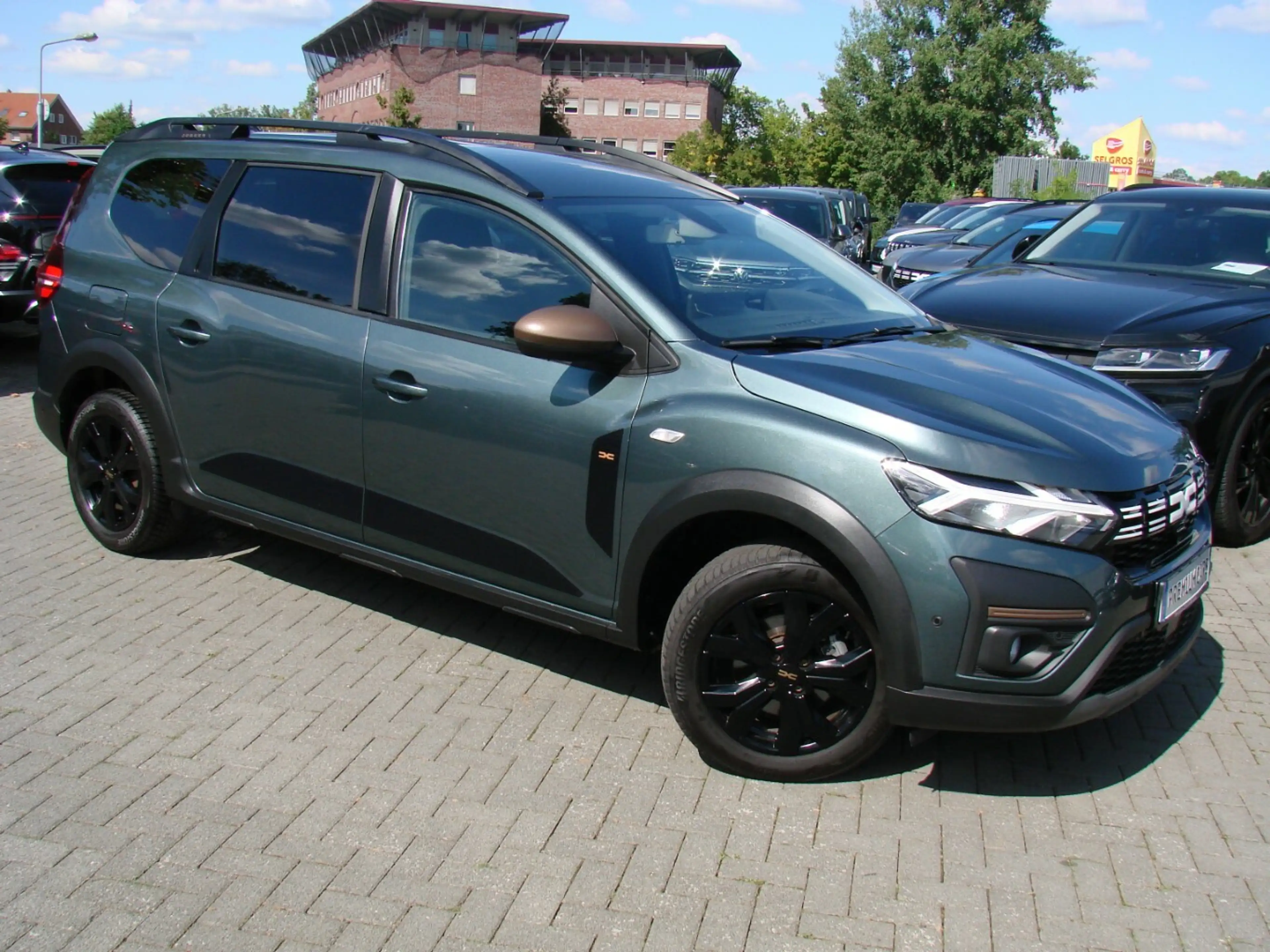 Dacia Jogger 1.6 SCE Hybrid Extreme LED AHK Tempomat Totwinkel — photo 7