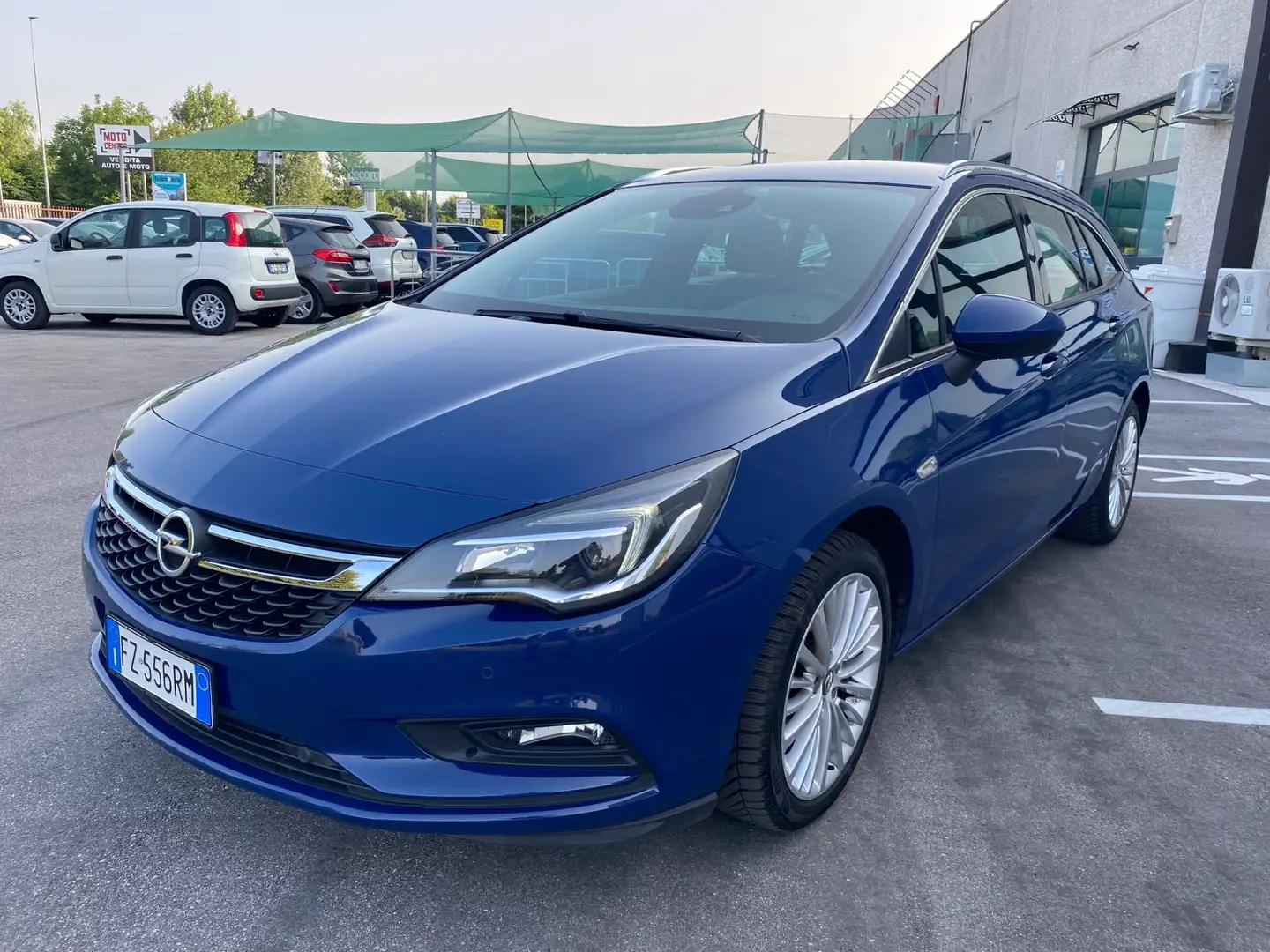 Opel Astra 1.6 CDTi 136CV aut. Sports Tourer Innovation Blu/Azzurro - 1