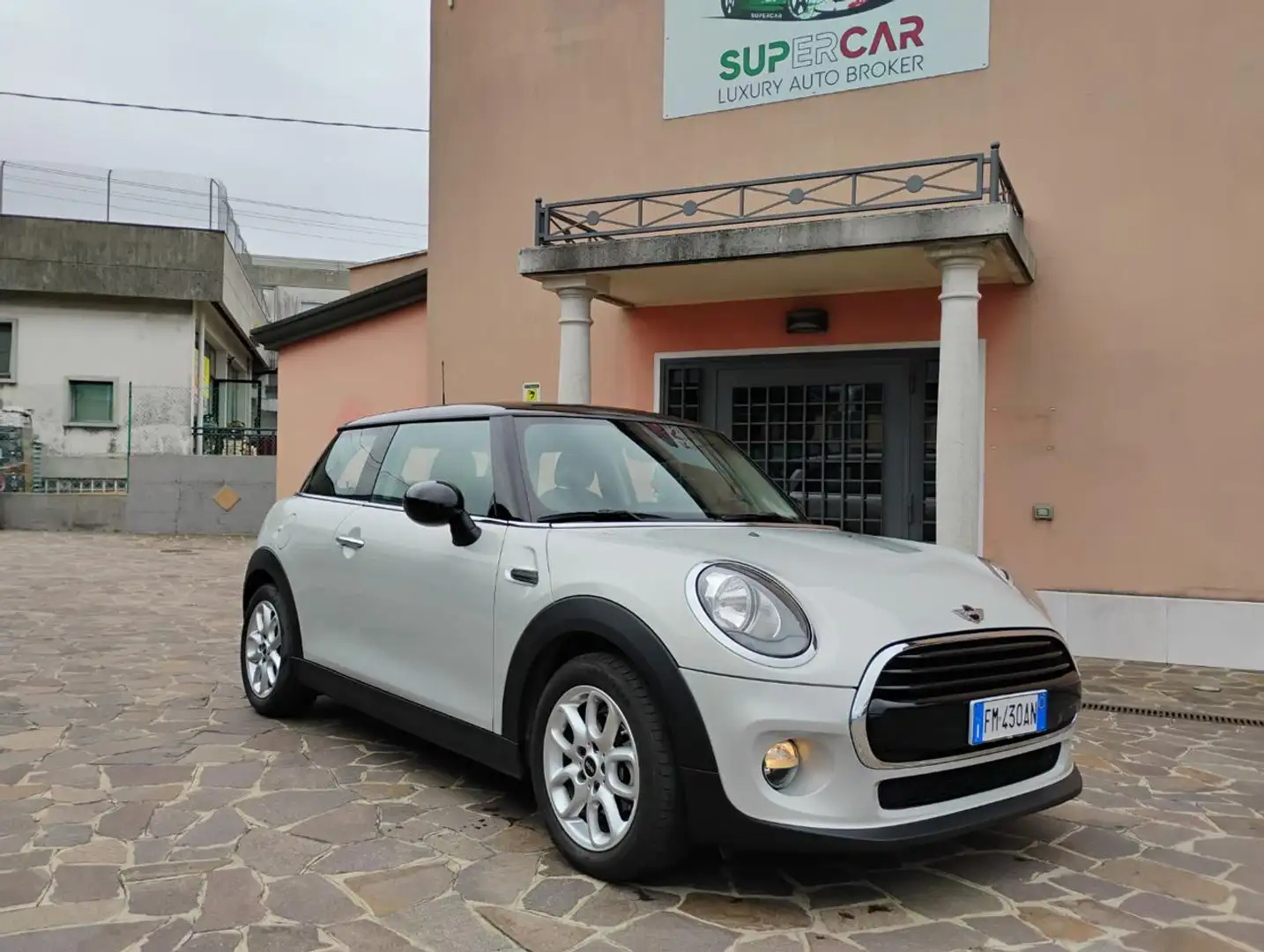 MINI Cooper D 1.5 Cooper D Argintiu - 1