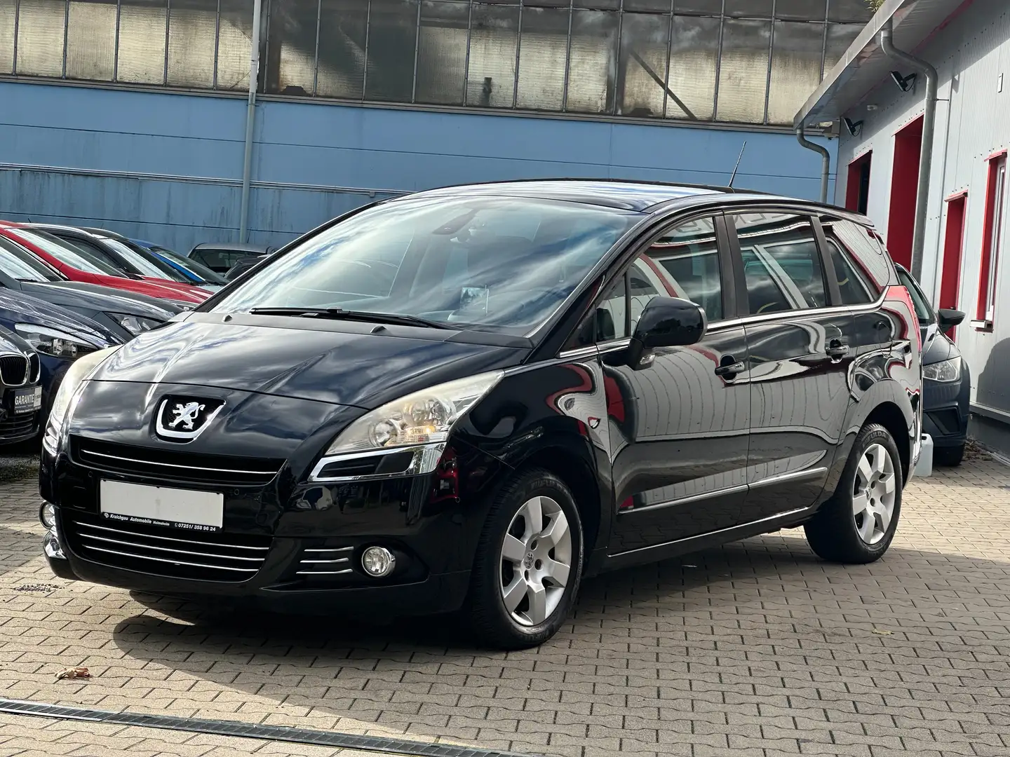Peugeot 5008 *7-Sitze*TV/Video*Panorama*Klimaauto*Alu*Sitzheizg Schwarz - 1