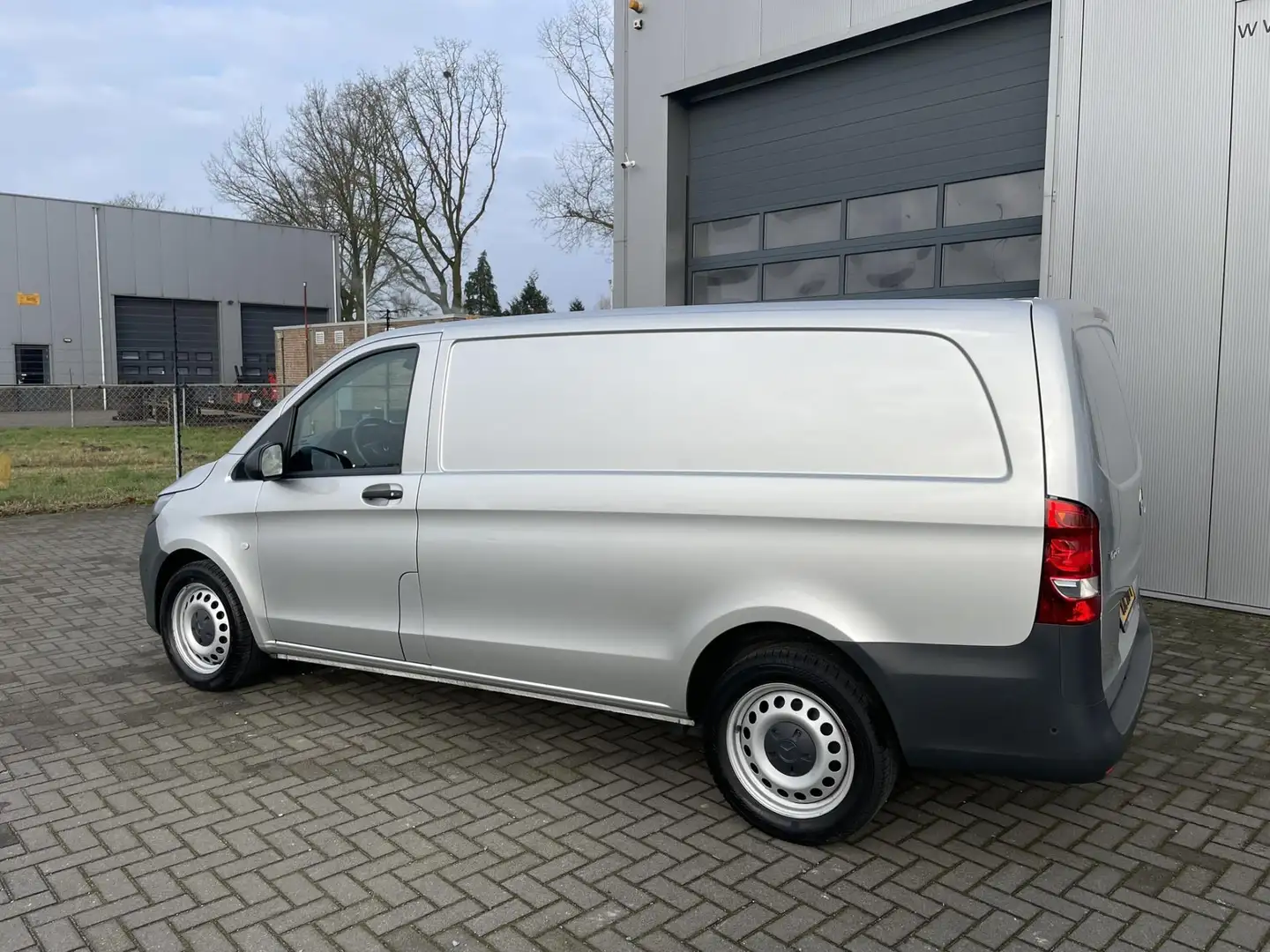 Mercedes-Benz Vito 114 CDI Aut. Lang Airco | Navigatie | Camera Grijs - 2