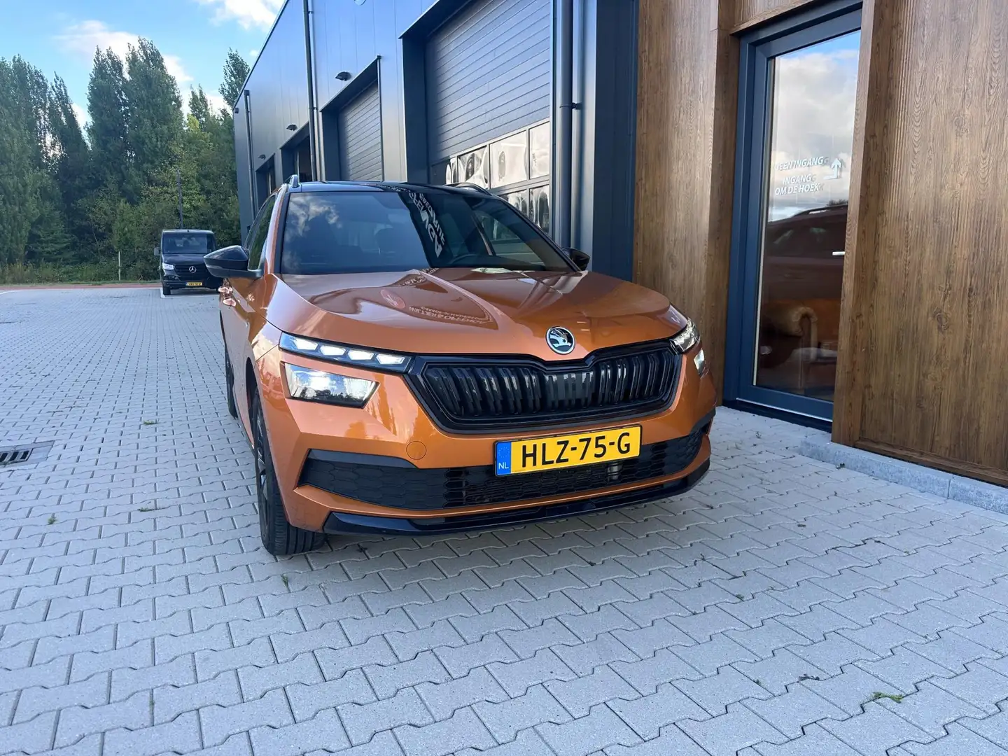 Skoda Kamiq 1.0 TSI Sport Monte Carlo Orange - 2