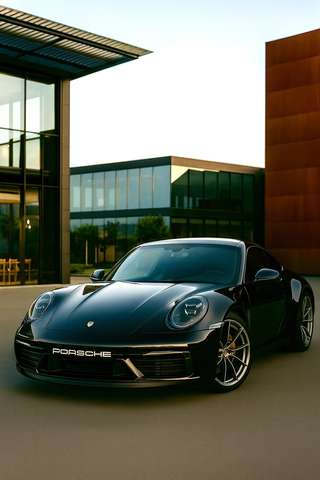Imagine Porsche 992 911 Carrera 4 PDK