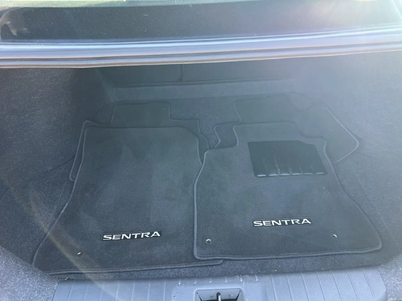 Nissan Sentra снимка Nissan Sentra