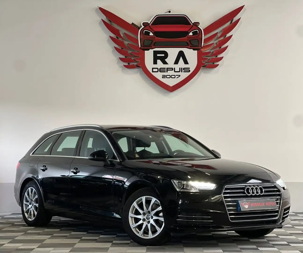 Audi A4 2.0 TFSI 190 CH ULTRA Nero - 1