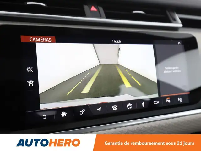 Land Rover Range Rover Velar view 26