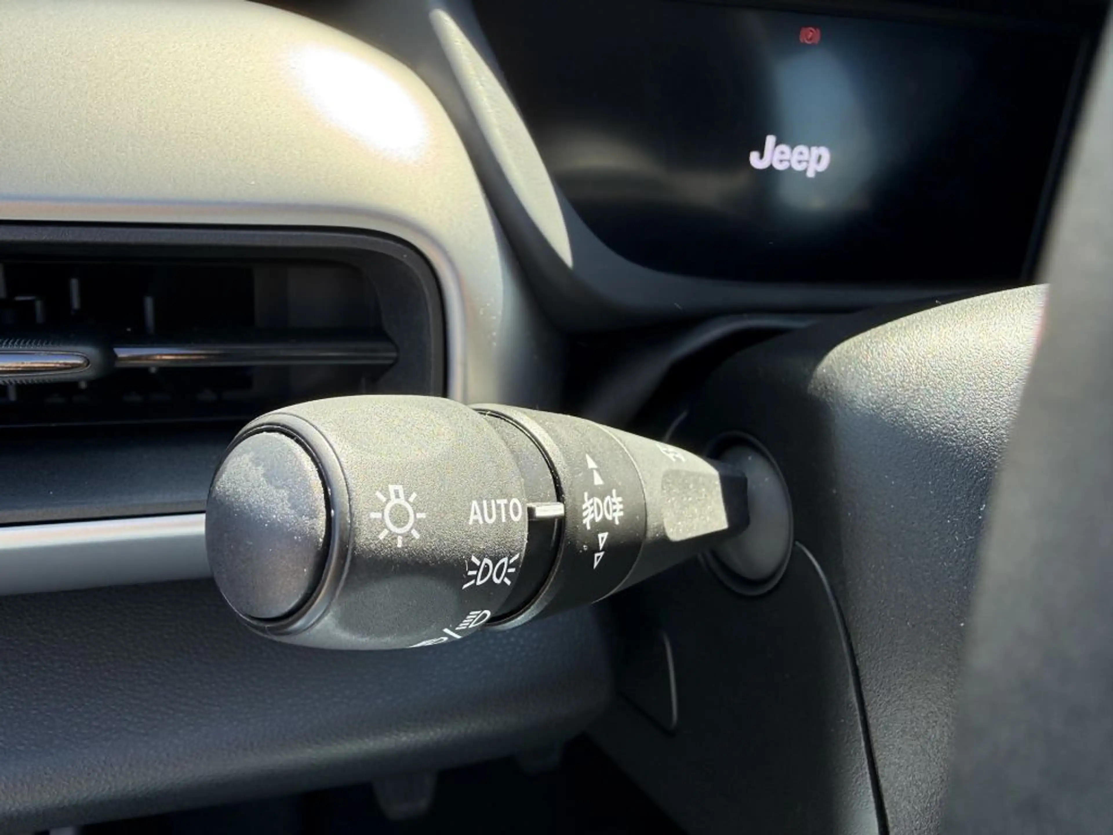 Jeep Avenger 1.2 GSE T3 Turbo-Benzin GDI Altitude — photo 19