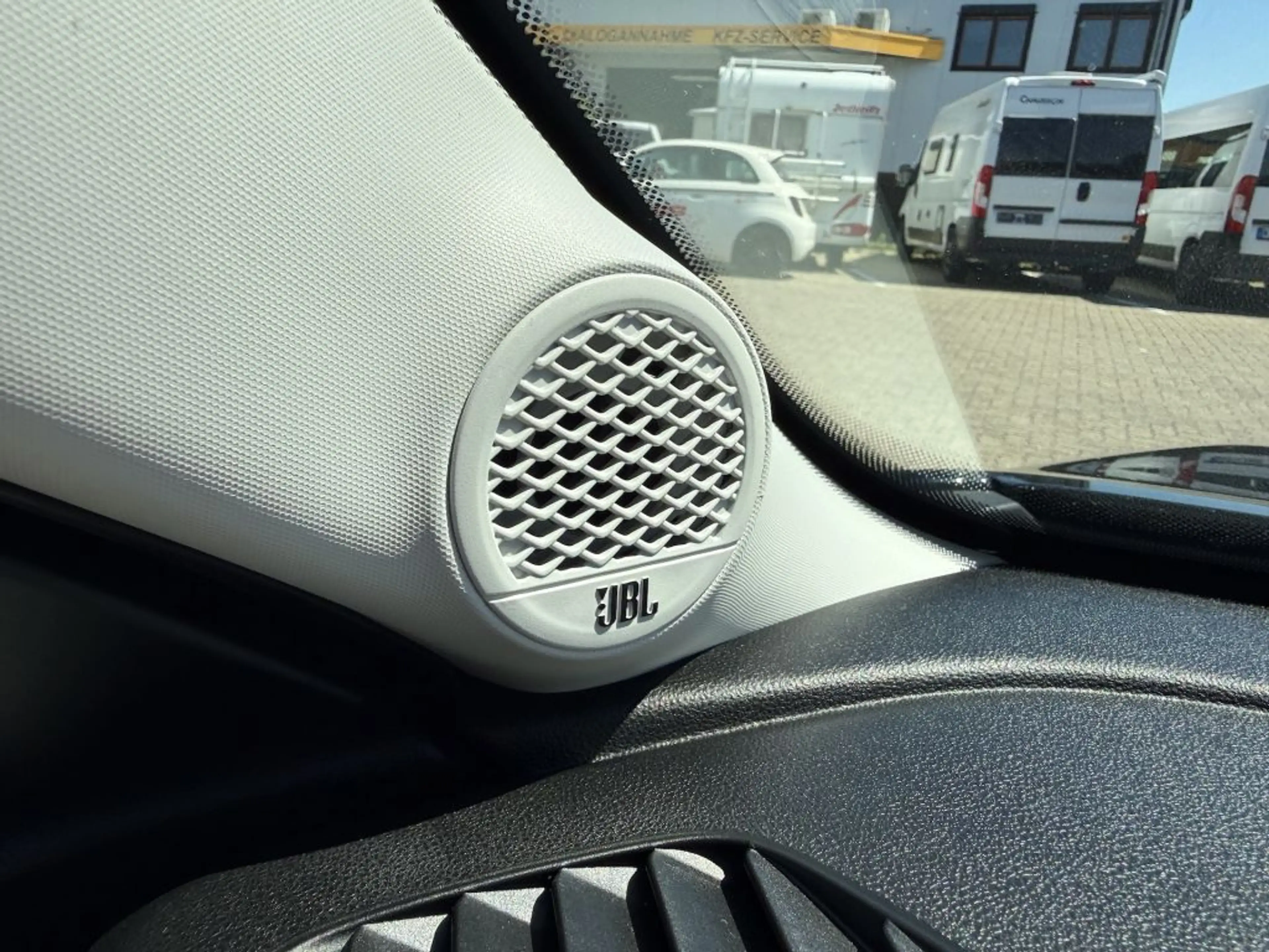 Jeep Avenger 1.2 GSE T3 Turbo-Benzin GDI Altitude — photo 24