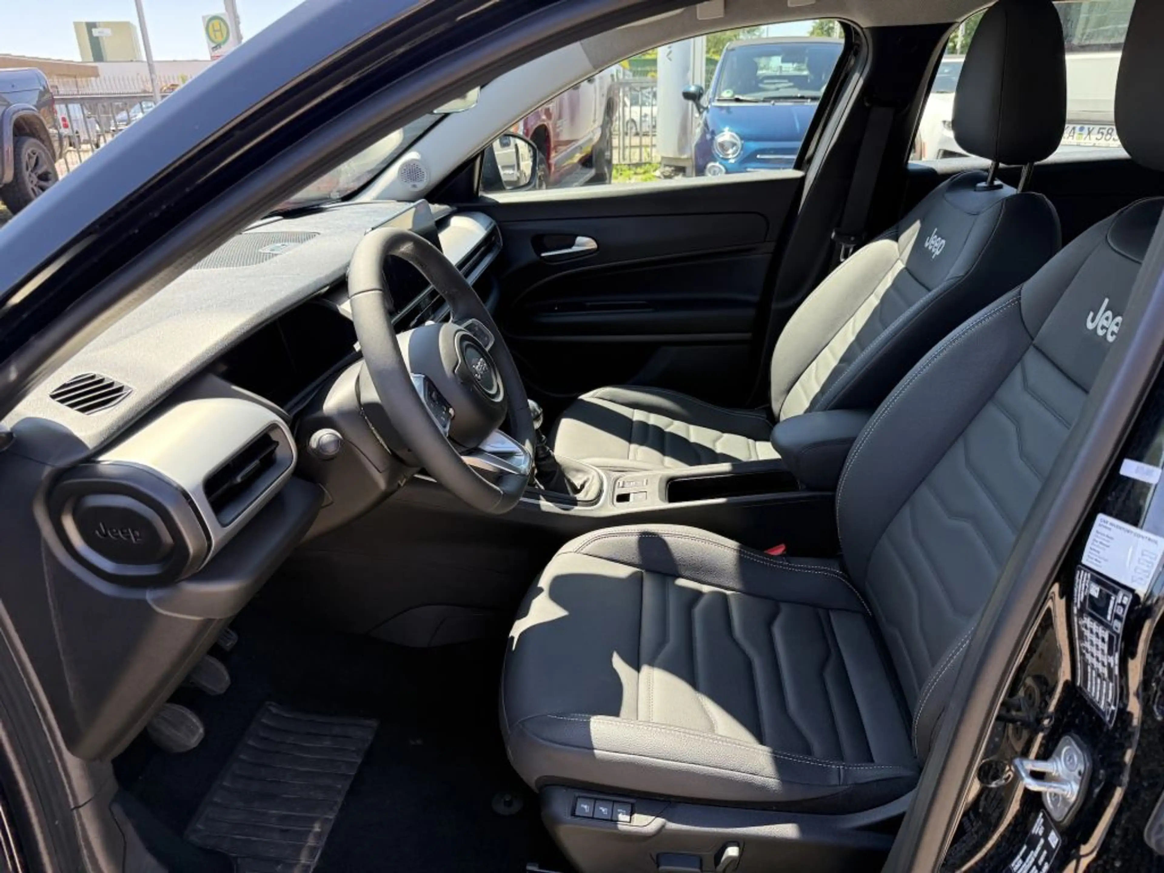 Jeep Avenger 1.2 GSE T3 Turbo-Benzin GDI Altitude — photo 10
