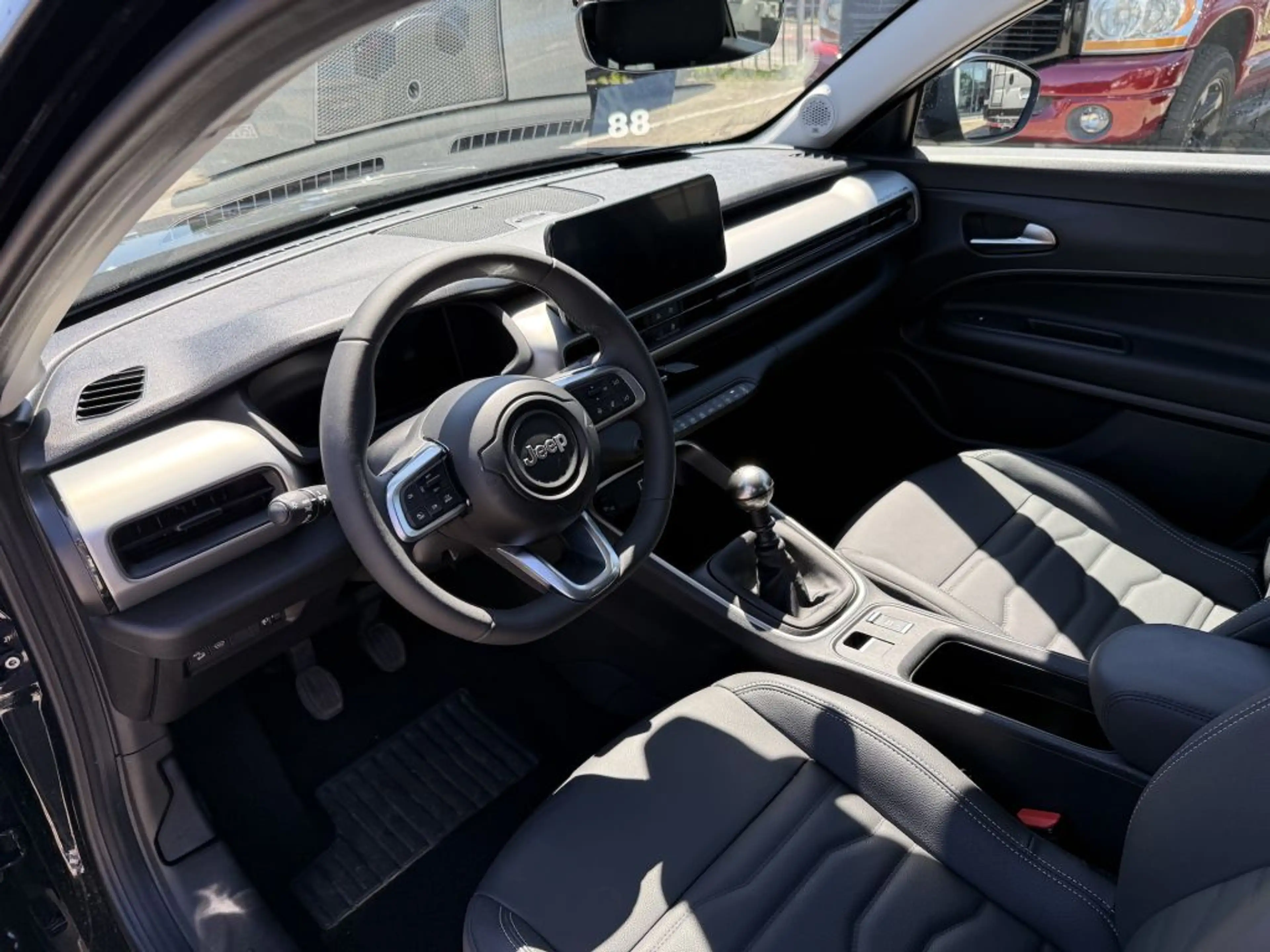 Jeep Avenger 1.2 GSE T3 Turbo-Benzin GDI Altitude — photo 11