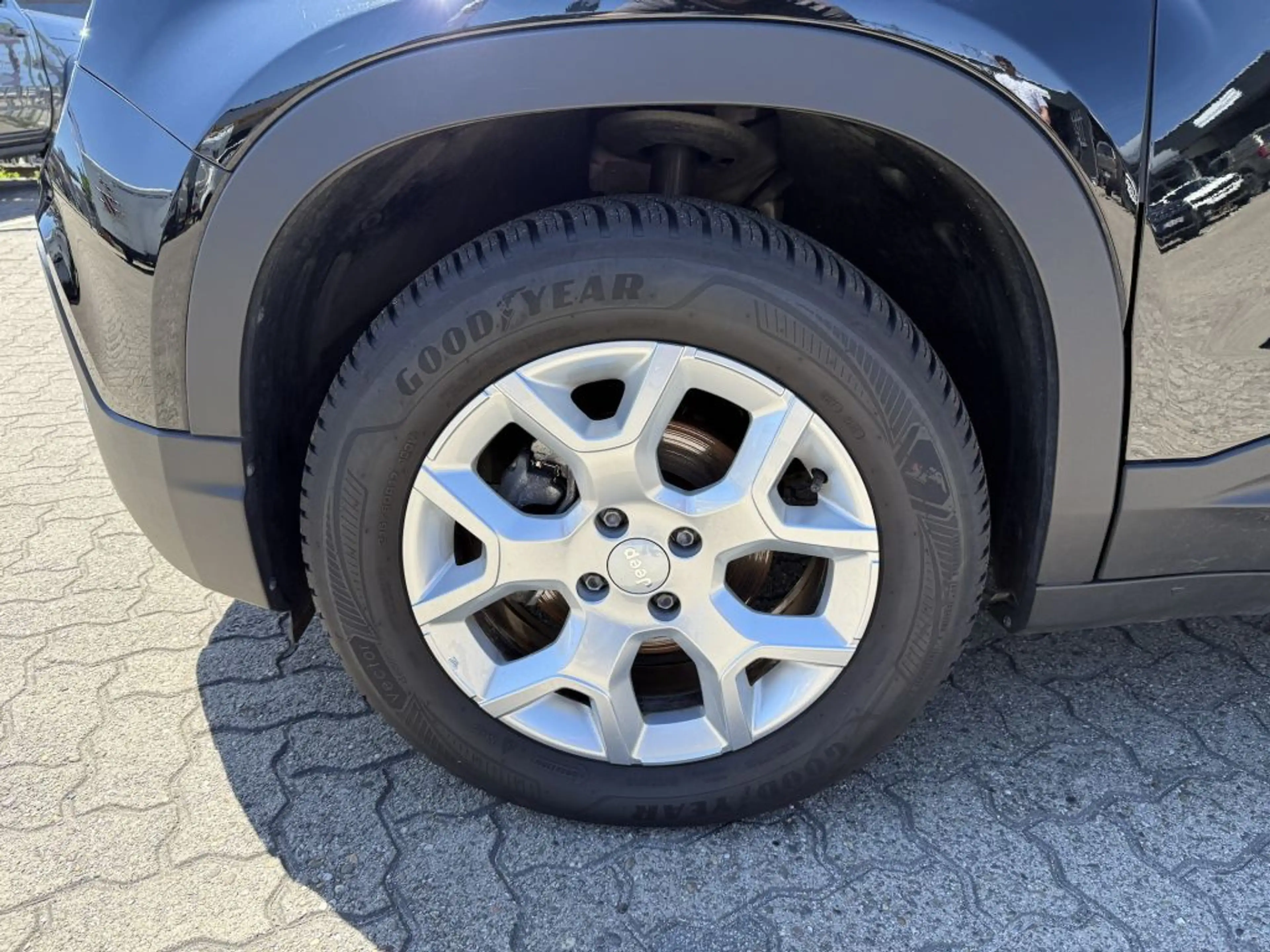 Jeep Avenger 1.2 GSE T3 Turbo-Benzin GDI Altitude — photo 9
