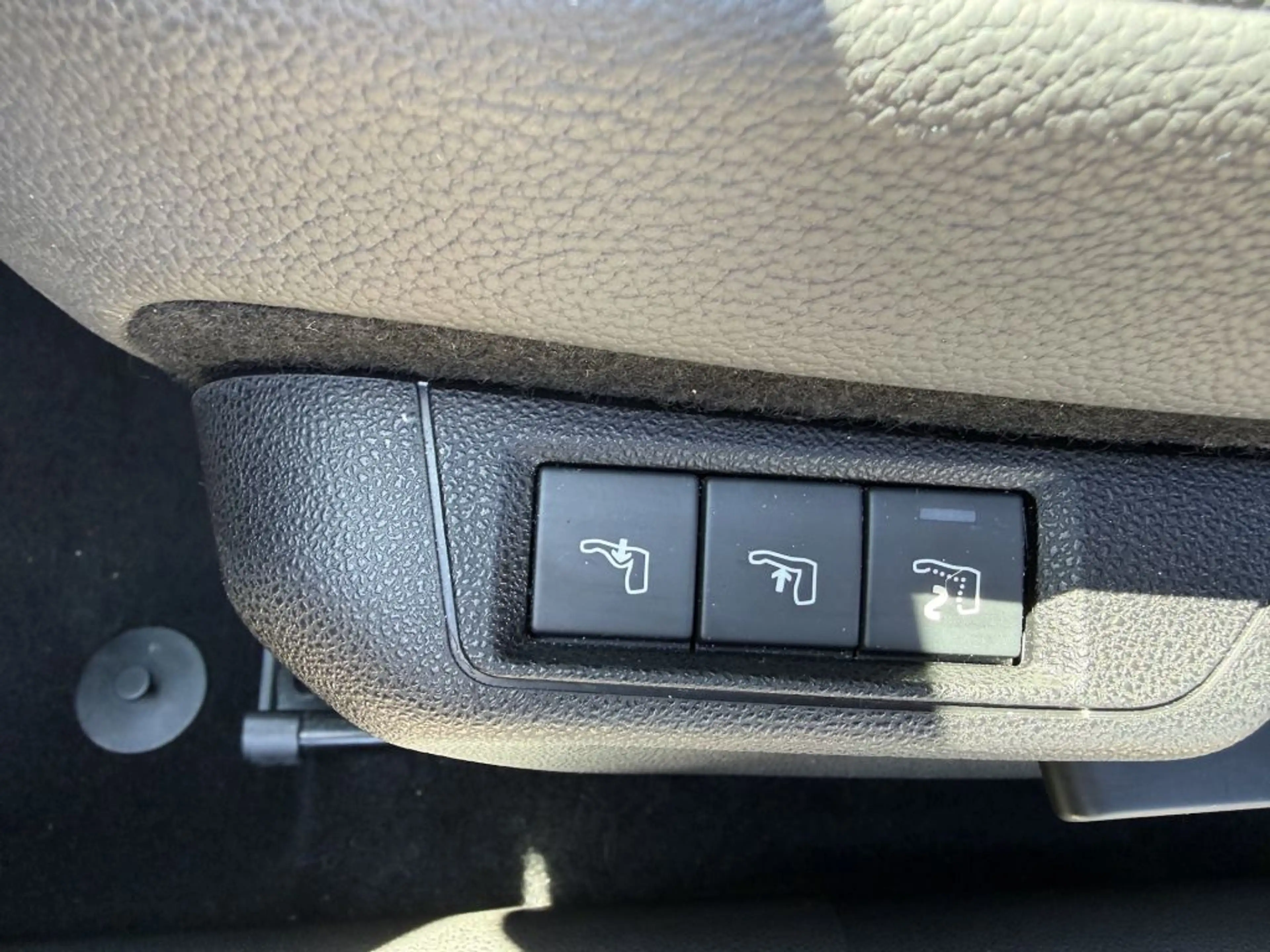 Jeep Avenger 1.2 GSE T3 Turbo-Benzin GDI Altitude — photo 18