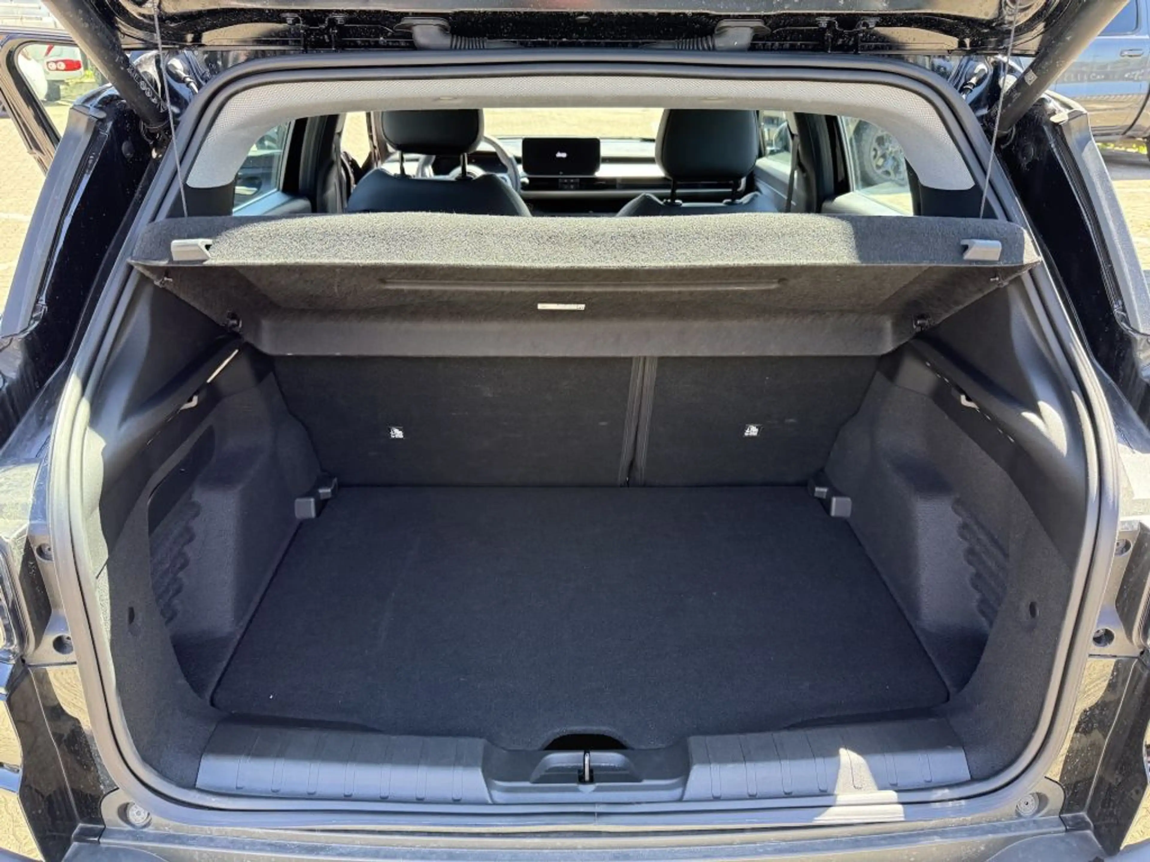 Jeep Avenger 1.2 GSE T3 Turbo-Benzin GDI Altitude — photo 14